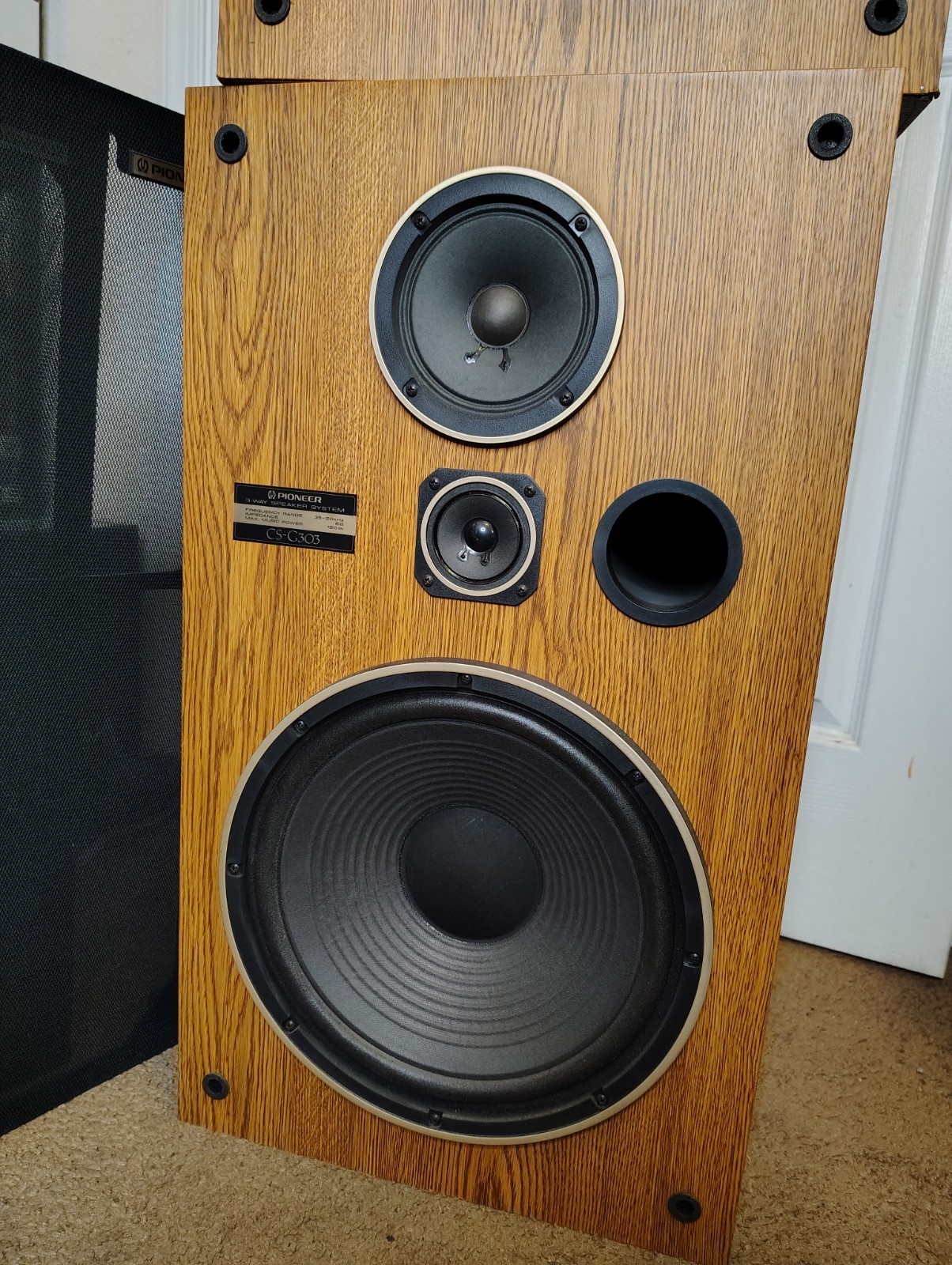 Pair of Vintage Pioneer CS-G303 3-Way Speaker System 120W 35-20 KHz 6ohm READ