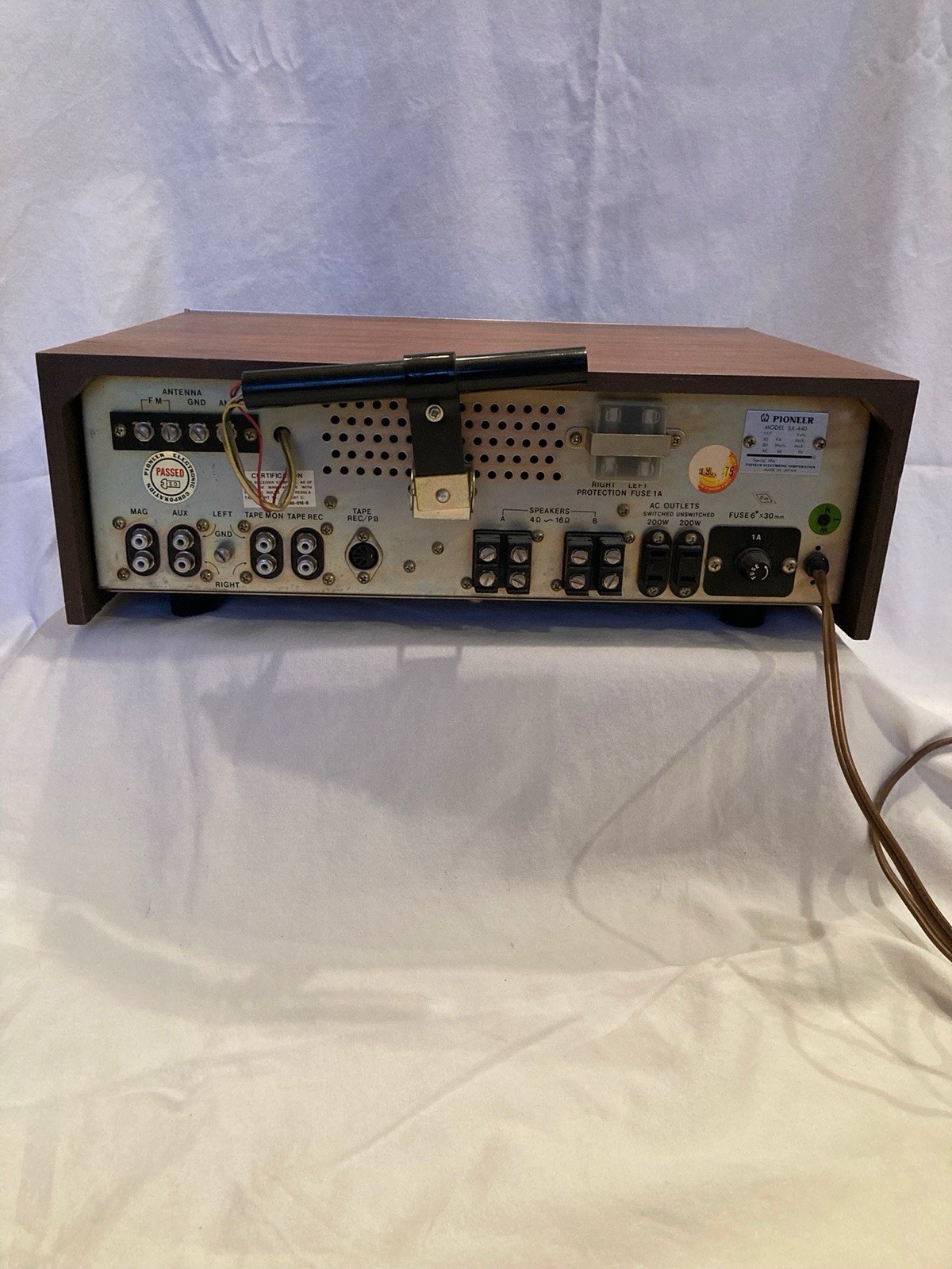 Pioneer SX-440 Stereo Receiver AM/FM Radio Model with Wood Case Cabinet