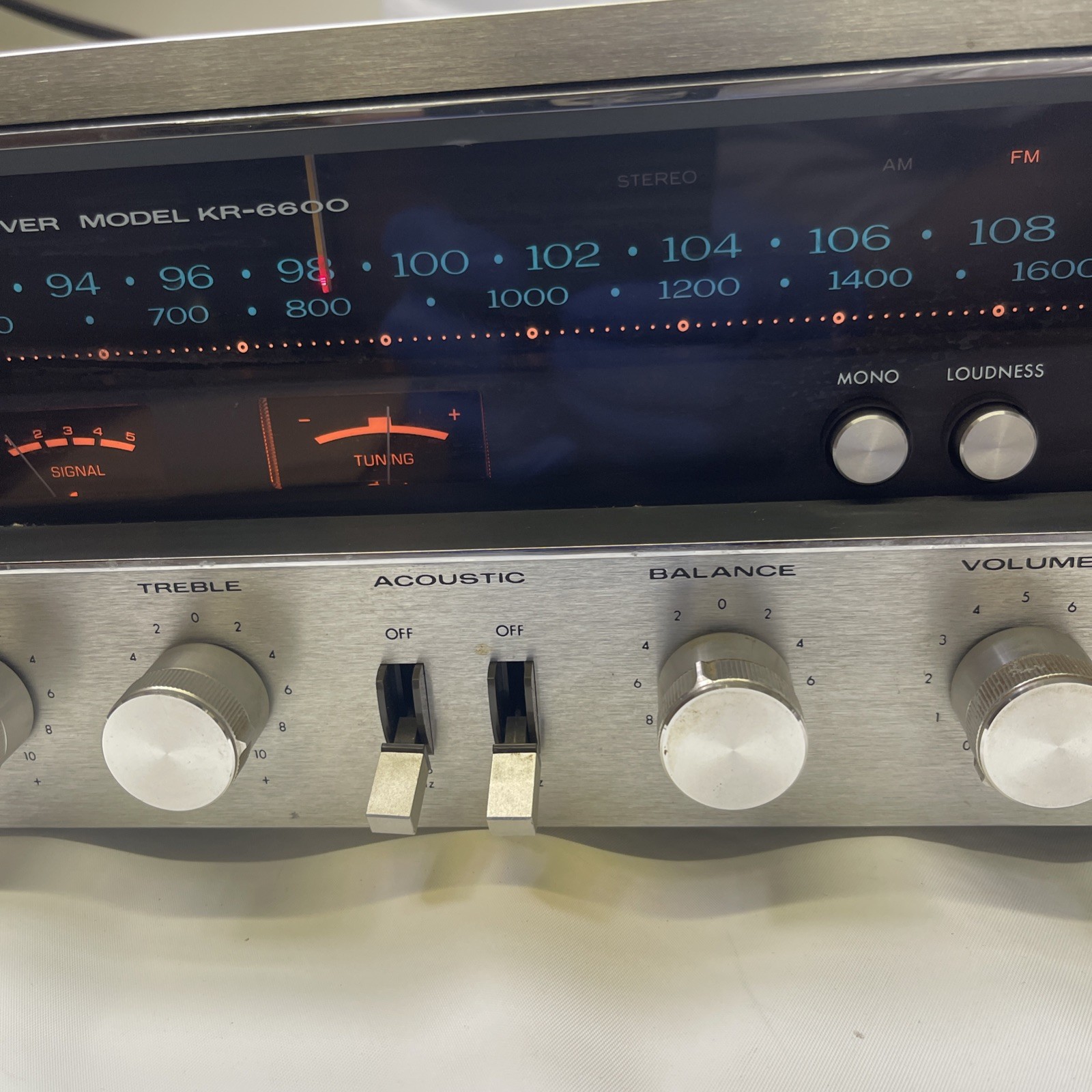 Beautiful Kenwood KR-6600 Receiver tested and works well
