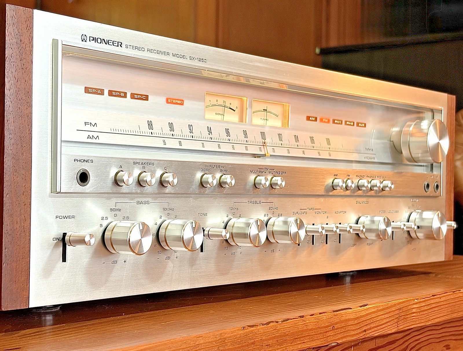 Vtg PIONEER SX-1250 AM/FM Stereo Receiver 160 Watts Recapped Upgraded Near MINT!