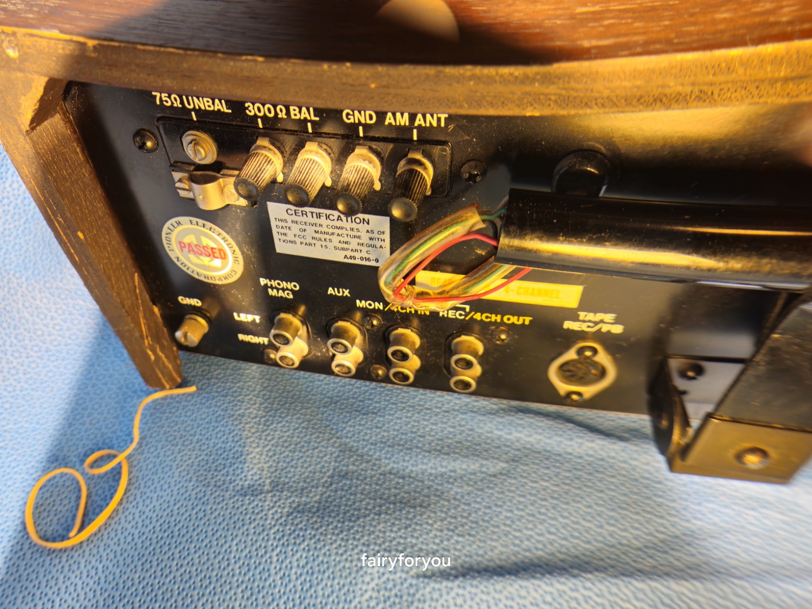 Vintage Pioneer SX-424 Stereo Receiver, Analog Sound, FM and MW (AM) and Phono.