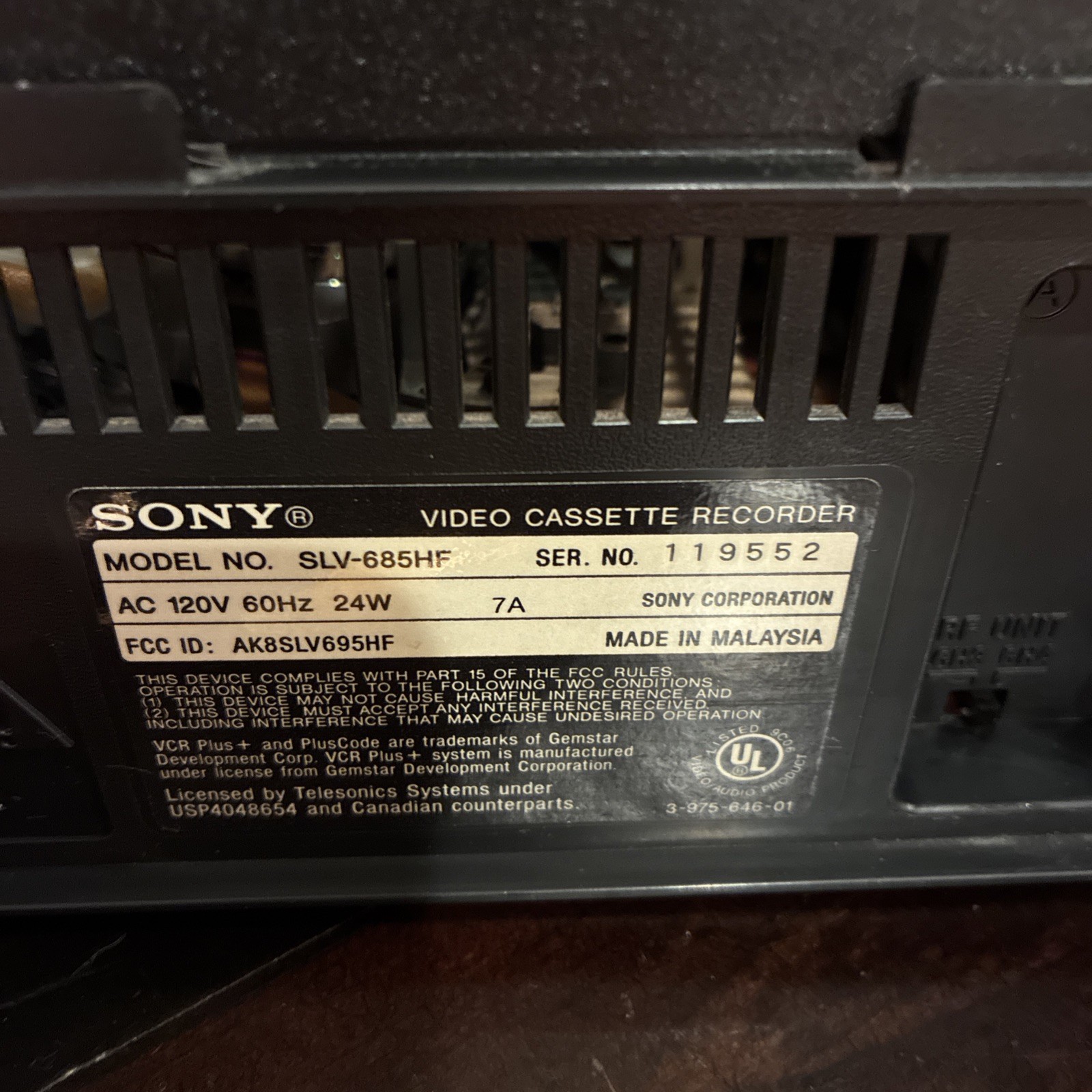 Sony SLV-685HF 4-Head HiFi Stereo VHS Video Cassette Player-**Tested-No Remote**