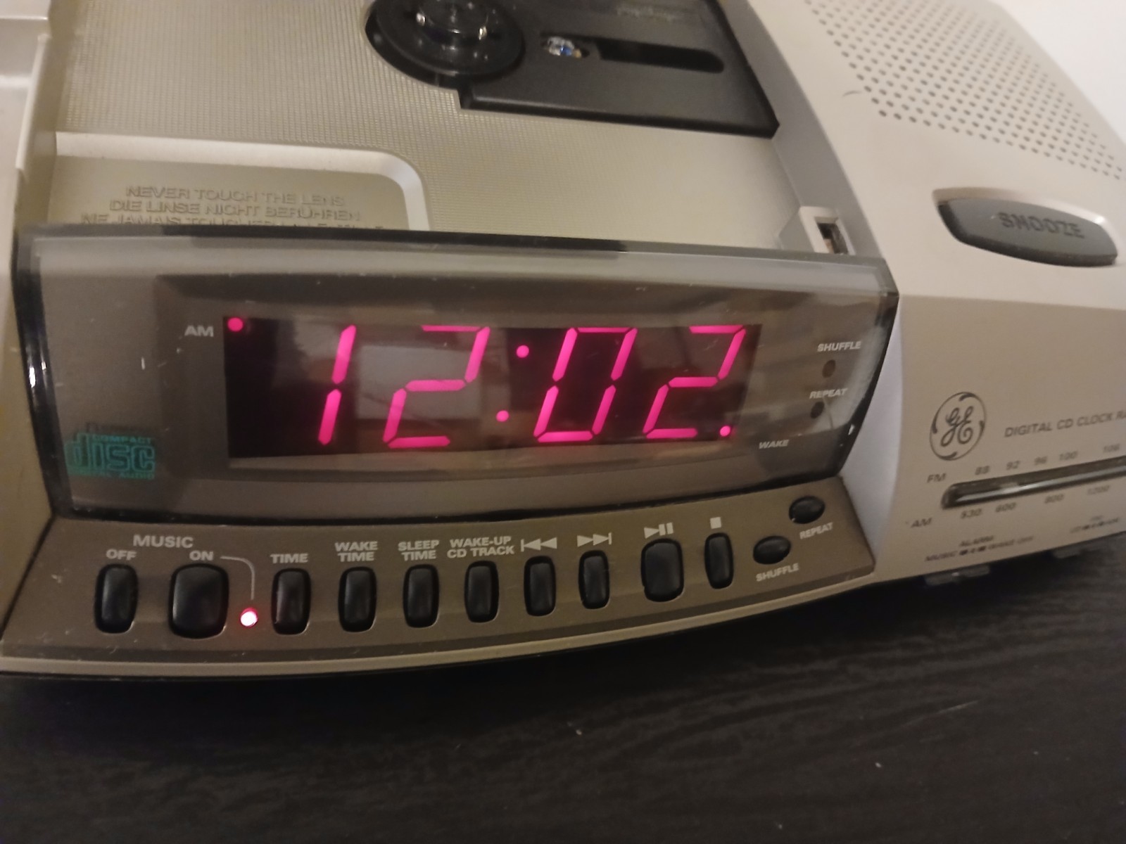 General Electric 7-4895A Rare Vintage Digital CD Player AM/FM Radio Alarm Clock