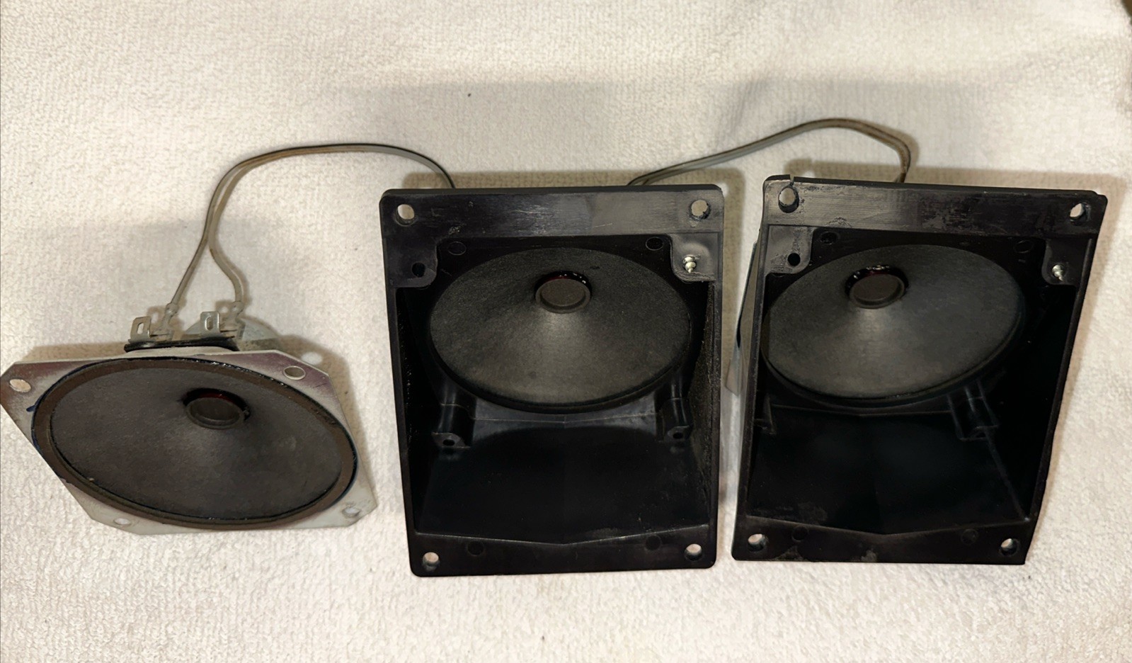 (3) VINTAGE RCA HiFi AM/FM Stereo 3 1/2″ Speakers ALNICO TWEETERS Early 1960’s