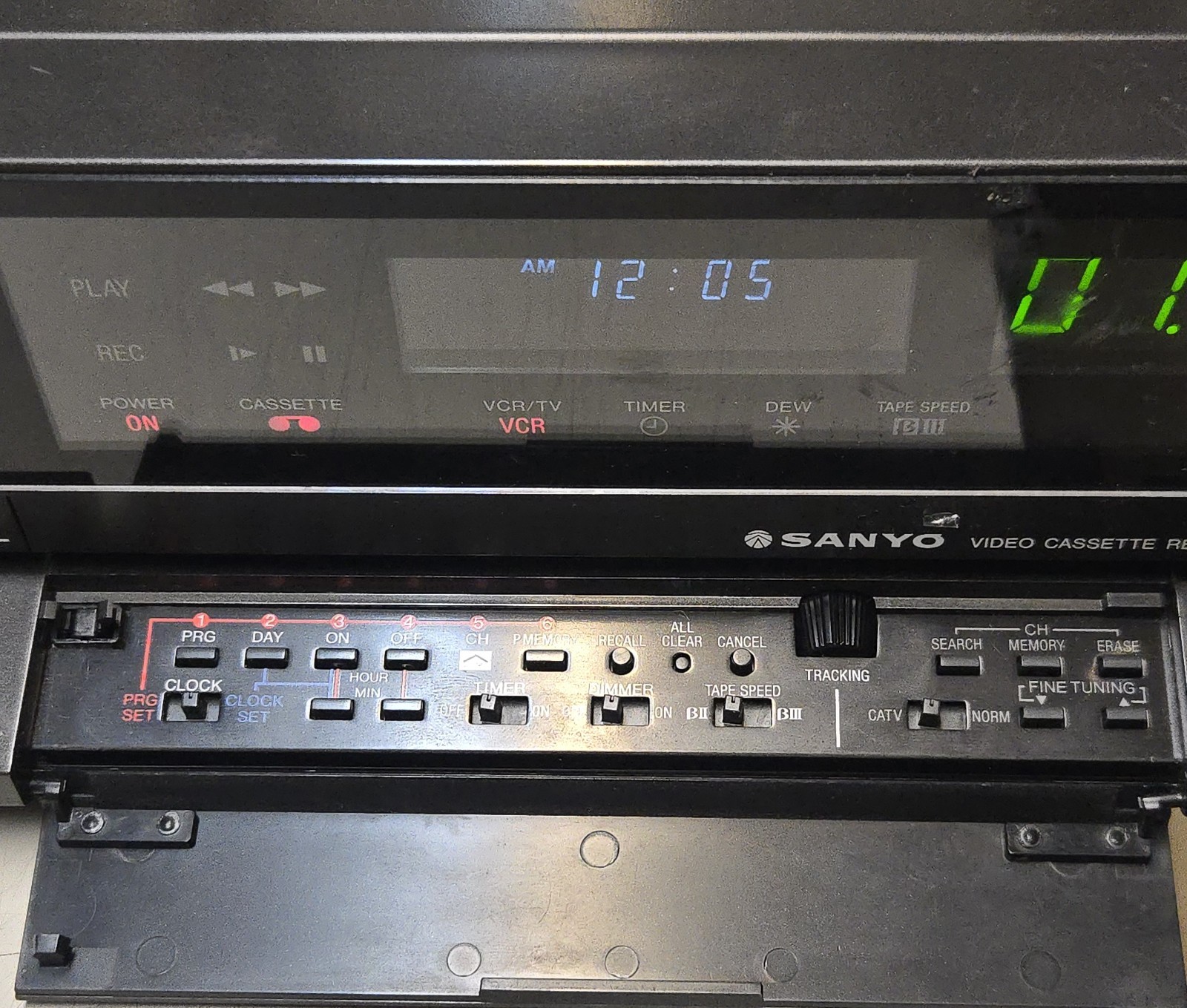 SANYO VCR 4035 Betacord Beta Video Player/ Recorder W/ Remote. See Discription.