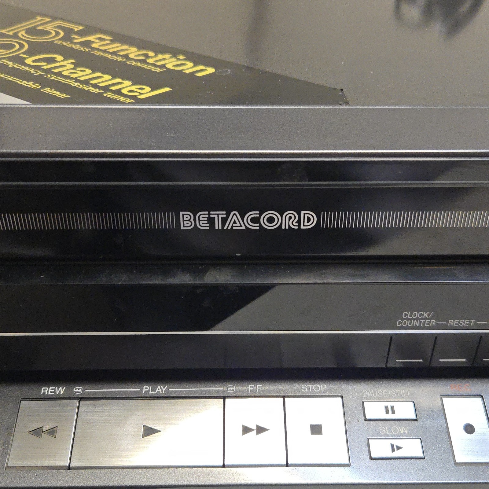 SANYO VCR 4035 Betacord Beta Video Player/ Recorder W/ Remote. See Discription.