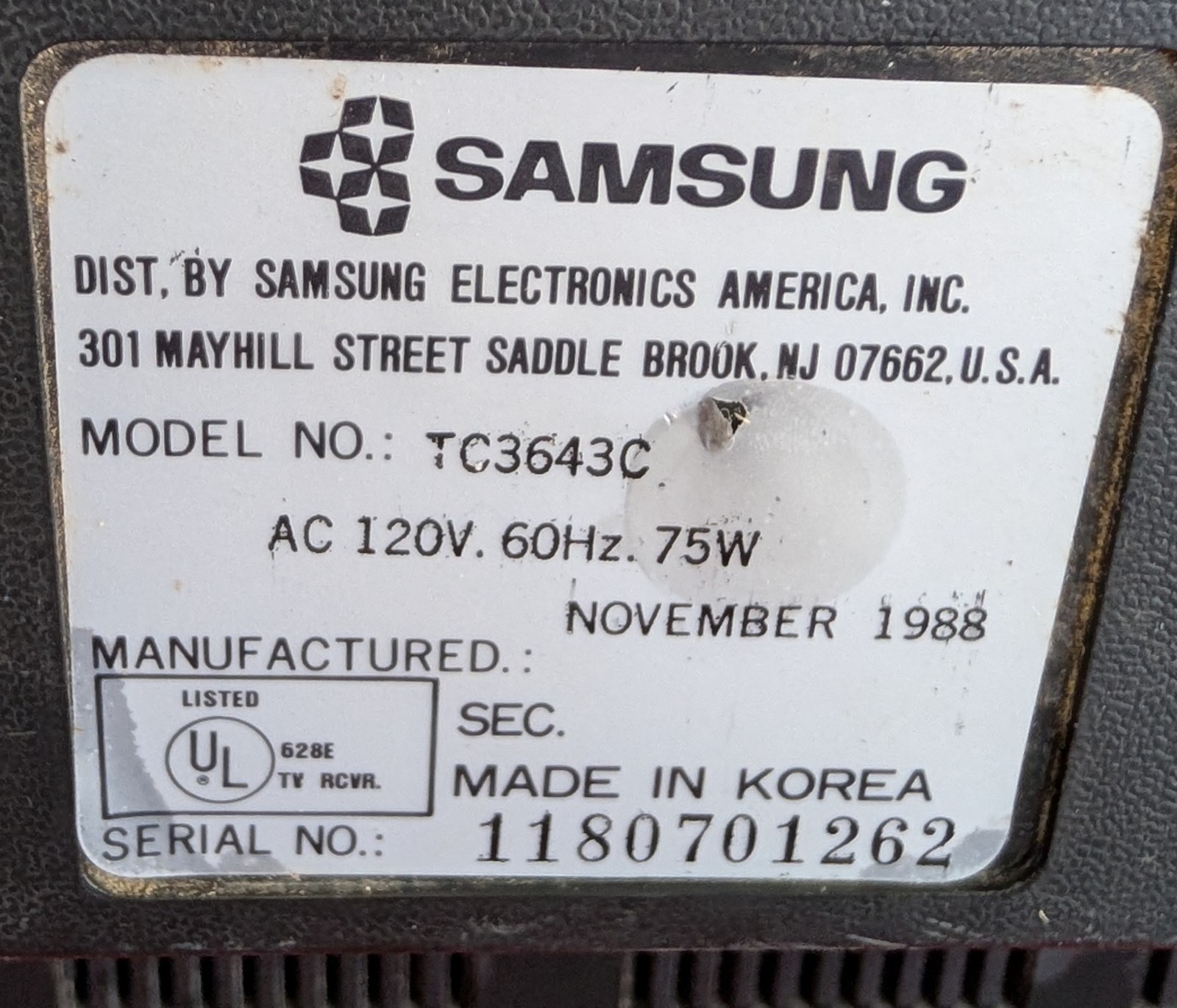 1989 Samsung Celebrity 13″ Color Television TC3643C Retro Wood Grain TV