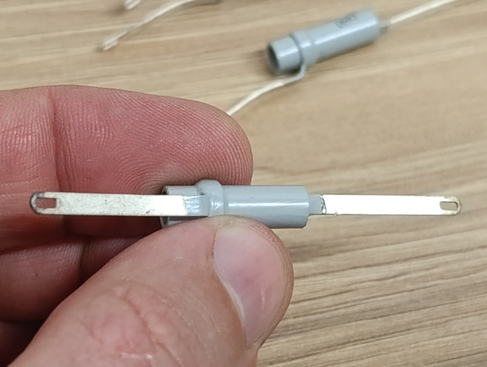 5Pcs. 33pF M47 +- 10% HIGH VOLTAGE Dogbone CERAMIC CAPACITOR NOS silver plated