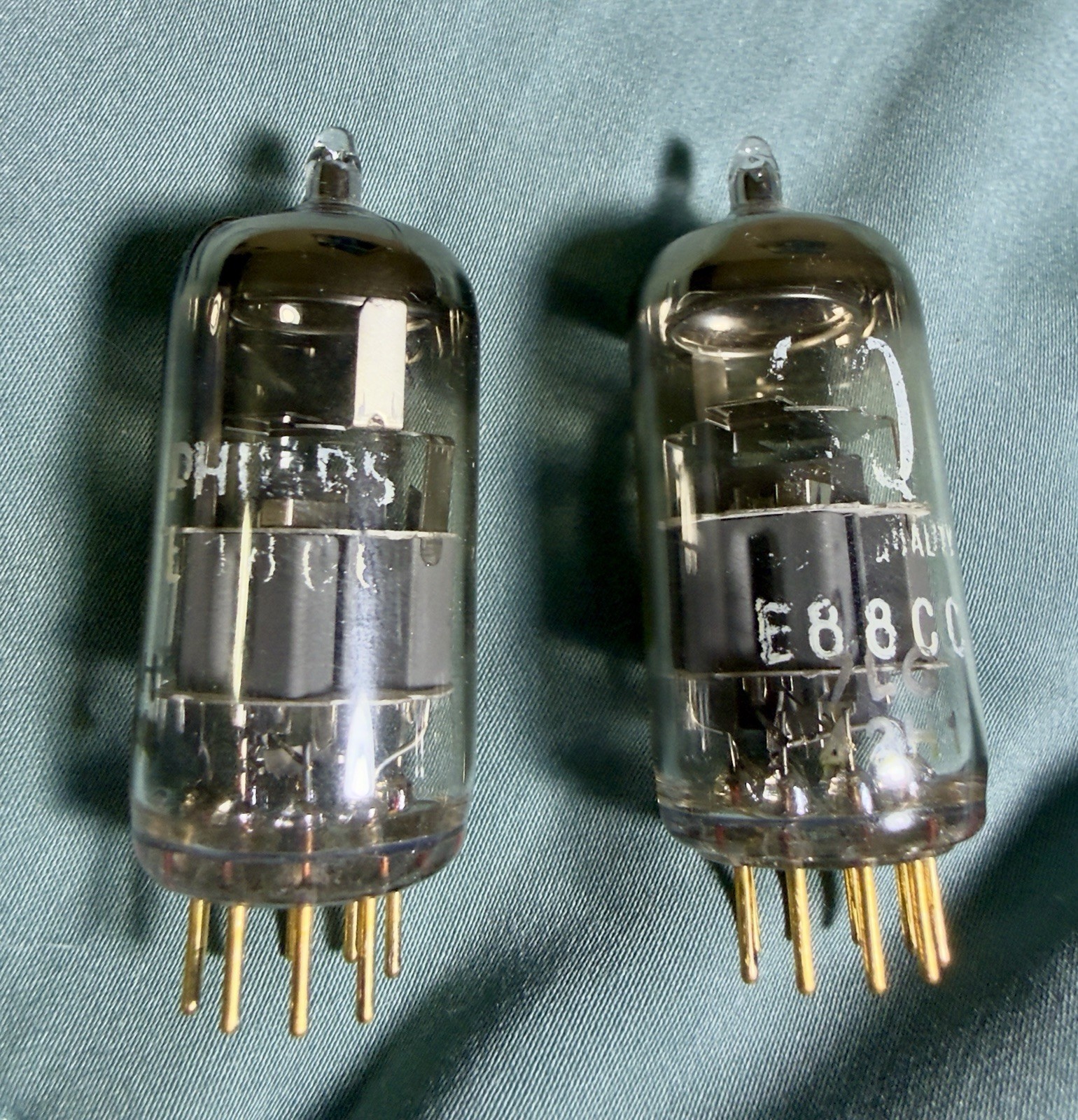 1973 Matched Philips SQ E88CC 6922 Vacuum Tube w/ Gold Pins Model E88CC