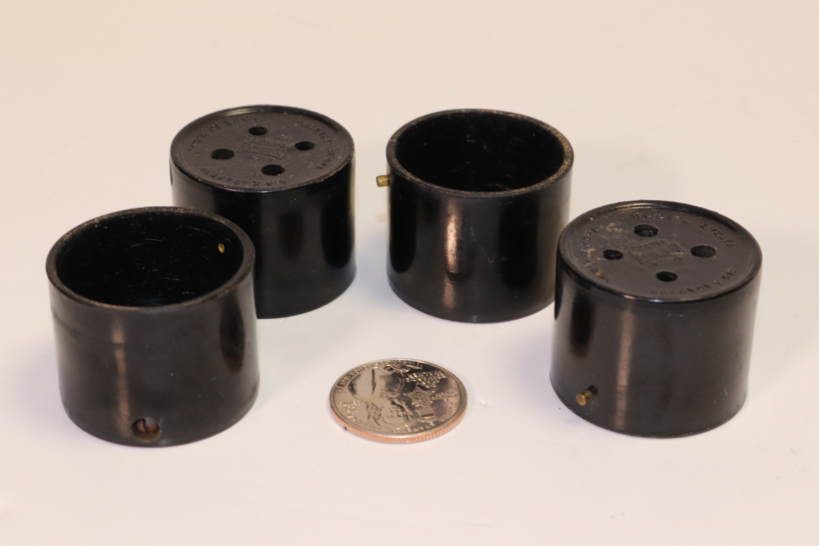 QTY 4 – ALDEN NA-ALD 419X RADIO TUBE ADAPTER – TYPE 30 TUBE TO 01As – BAKELITE