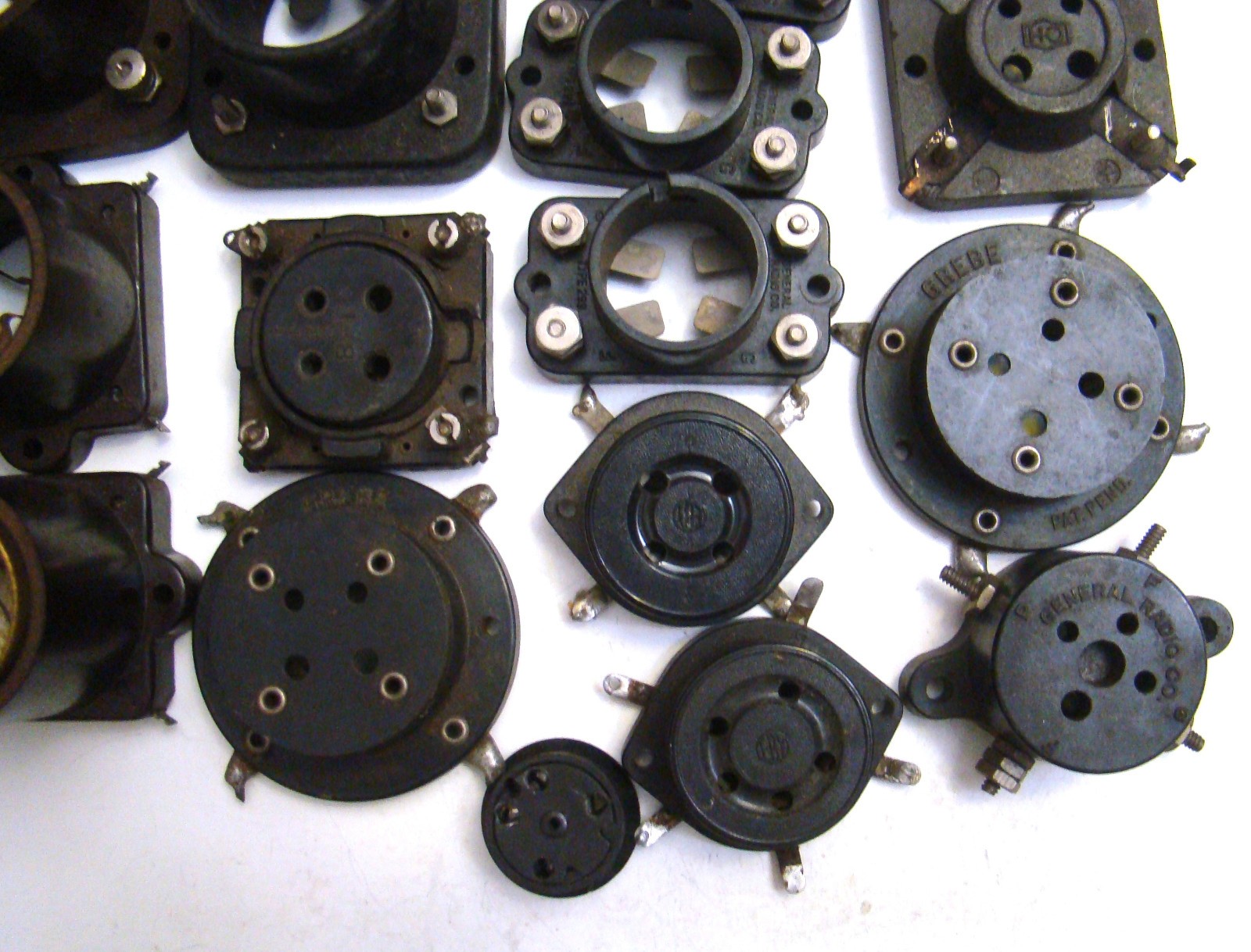 33 Vintage 4 5 And 6-pin + Radio audio amplifier TV Vacuum Tube Sockets lot