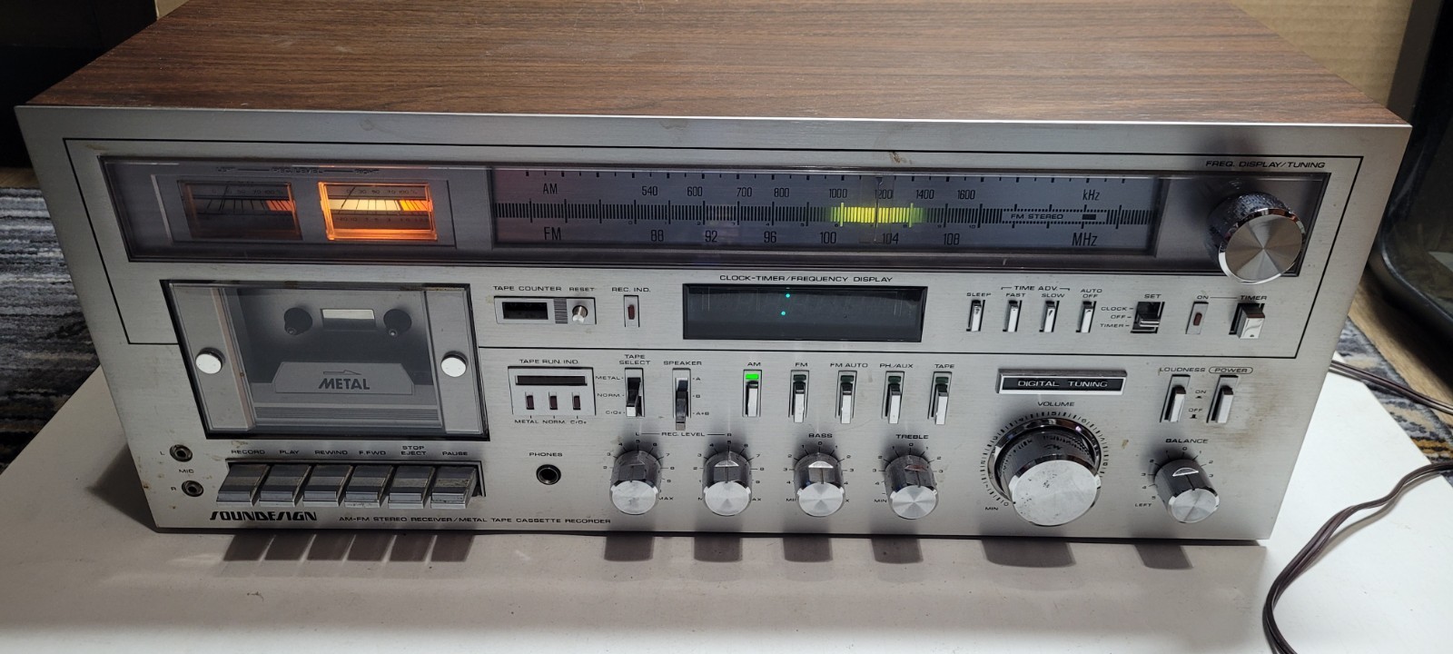 Soundesign PLL 5768 AM-FM Stereo Receiver / Metal Tape Cassette Recorder – READ