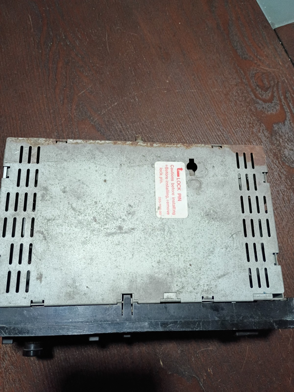 AM / FM Radio / Cassette Player For 87-93 Dodge D/ W Series Trucks (UNTESTED)