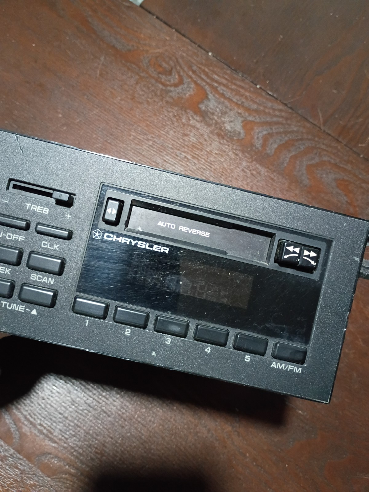 AM / FM Radio / Cassette Player For 87-93 Dodge D/ W Series Trucks (UNTESTED)