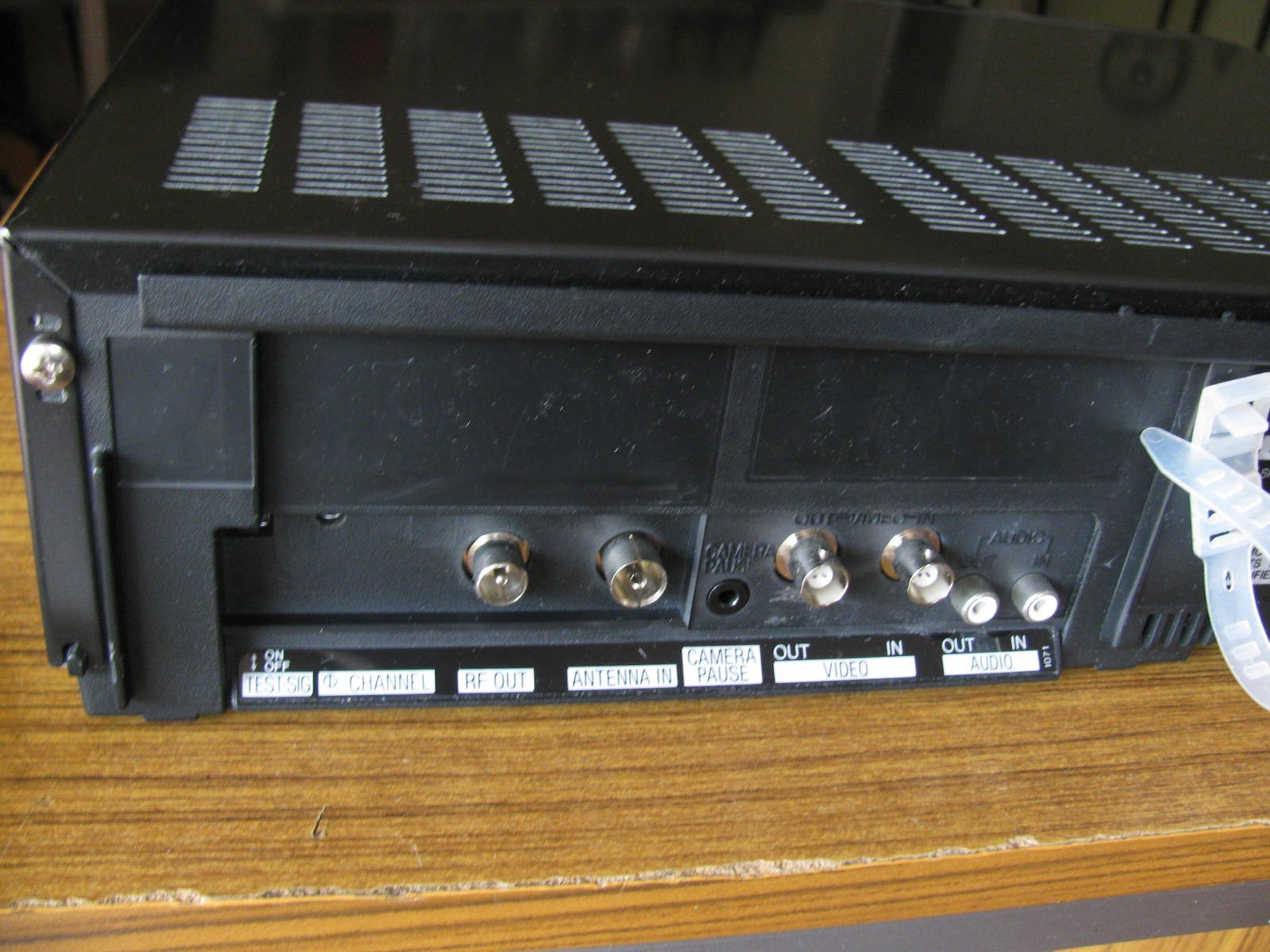 Sharp VC-775E Multi-System VCR /w Box, Remote. User manual Mint Condition Works