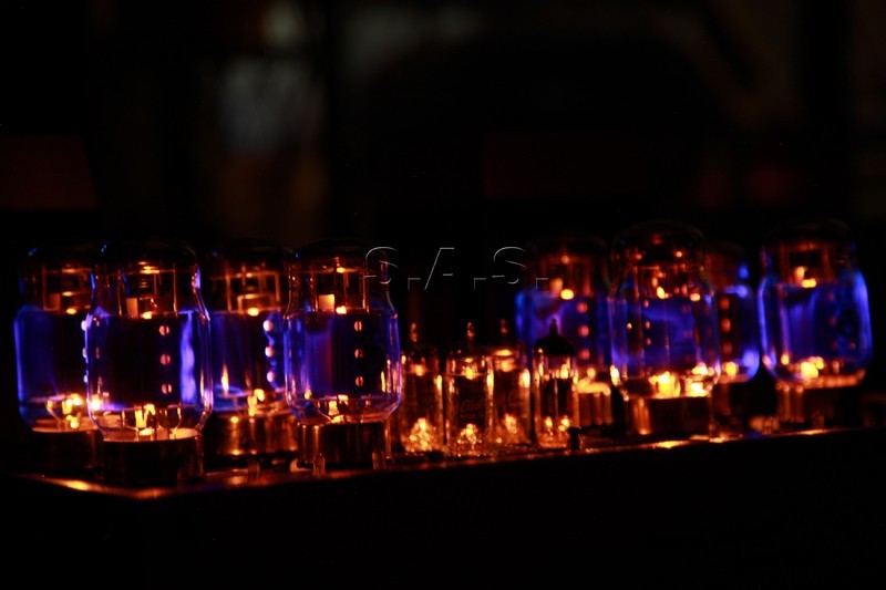 12AT7 ECC81 E81CC TUBE – GE JAN-12AT7WC (600) – TOP HALO FLASH RING – TESTED!