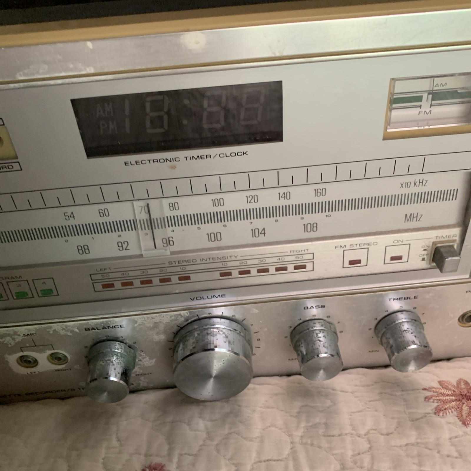 Soundesign PLL 6943 AM/FM Stereo Receiver w/ Cassette & 8-Track & Record Player