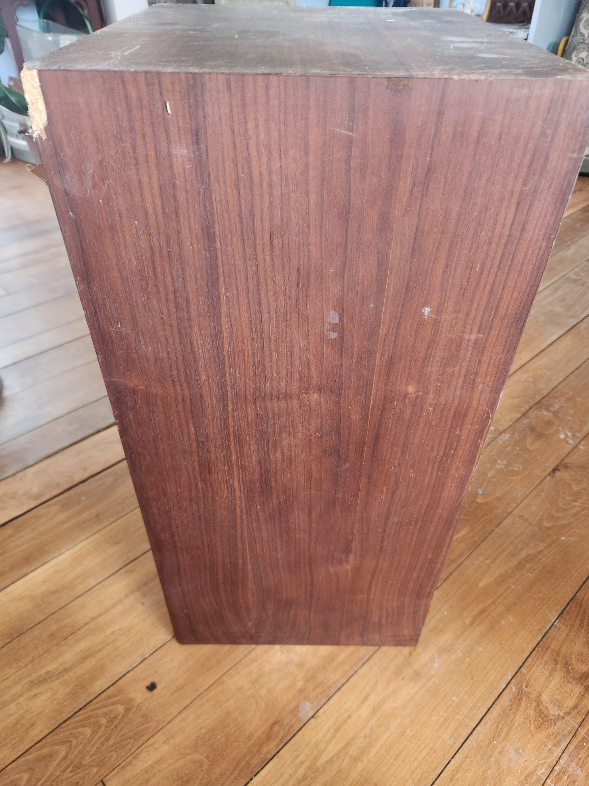 One Acoustic Research AR 2AX Speaker Read!