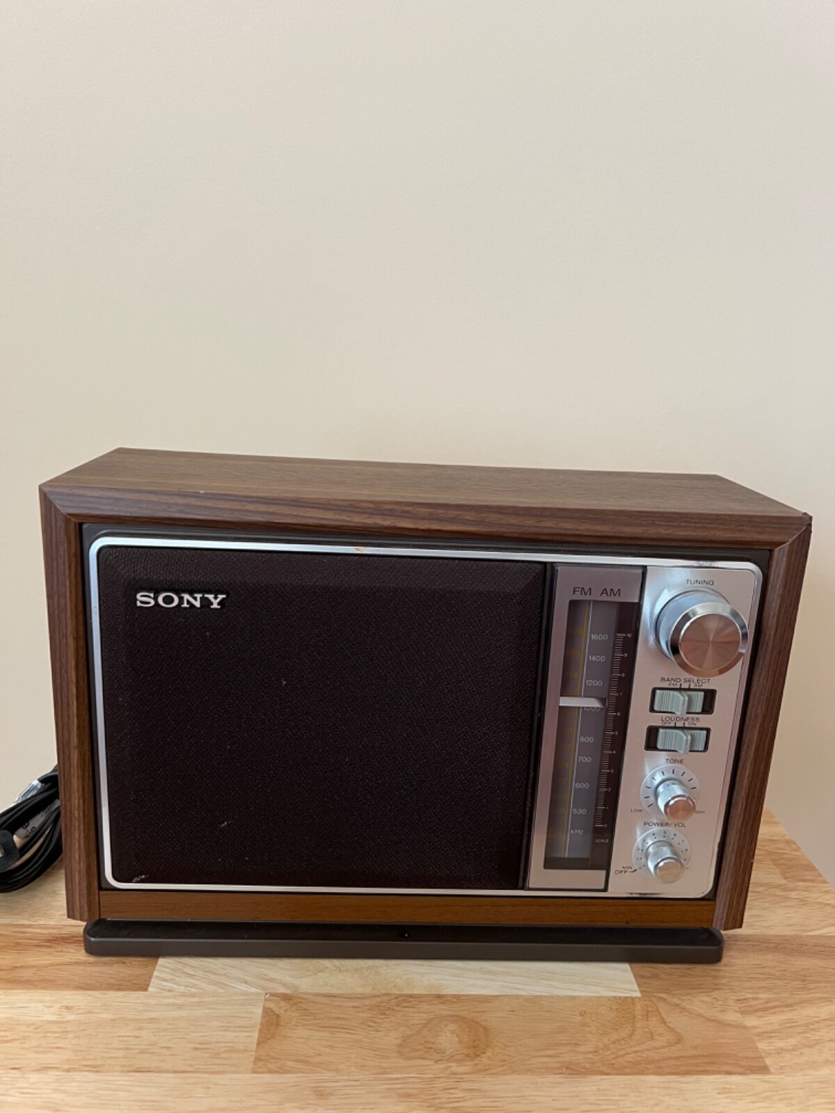 Sony ICF-9740W Vintage Radio