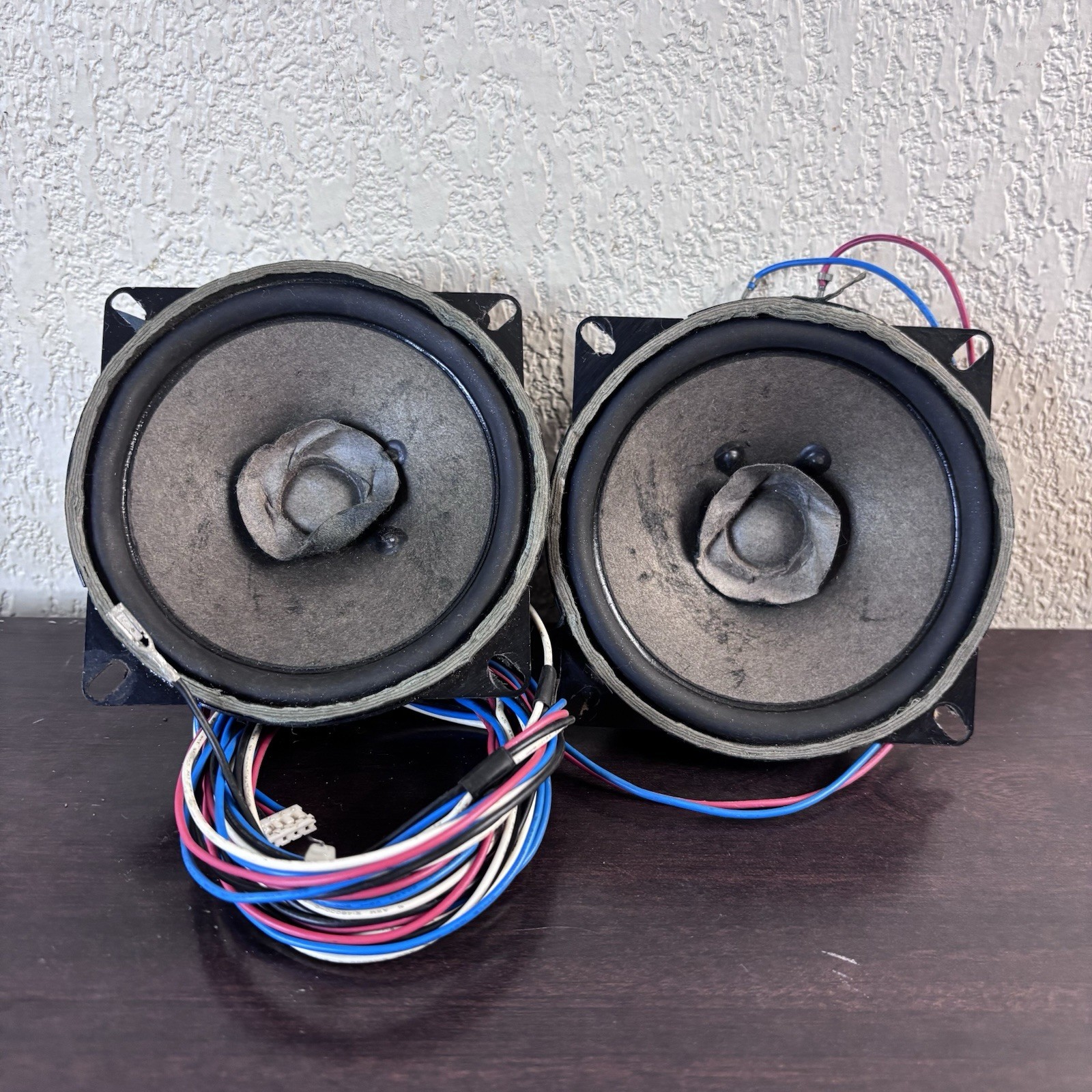Pair Of Vintage Automotive Interior Speakers Made In Malaysia 1-529 396-11