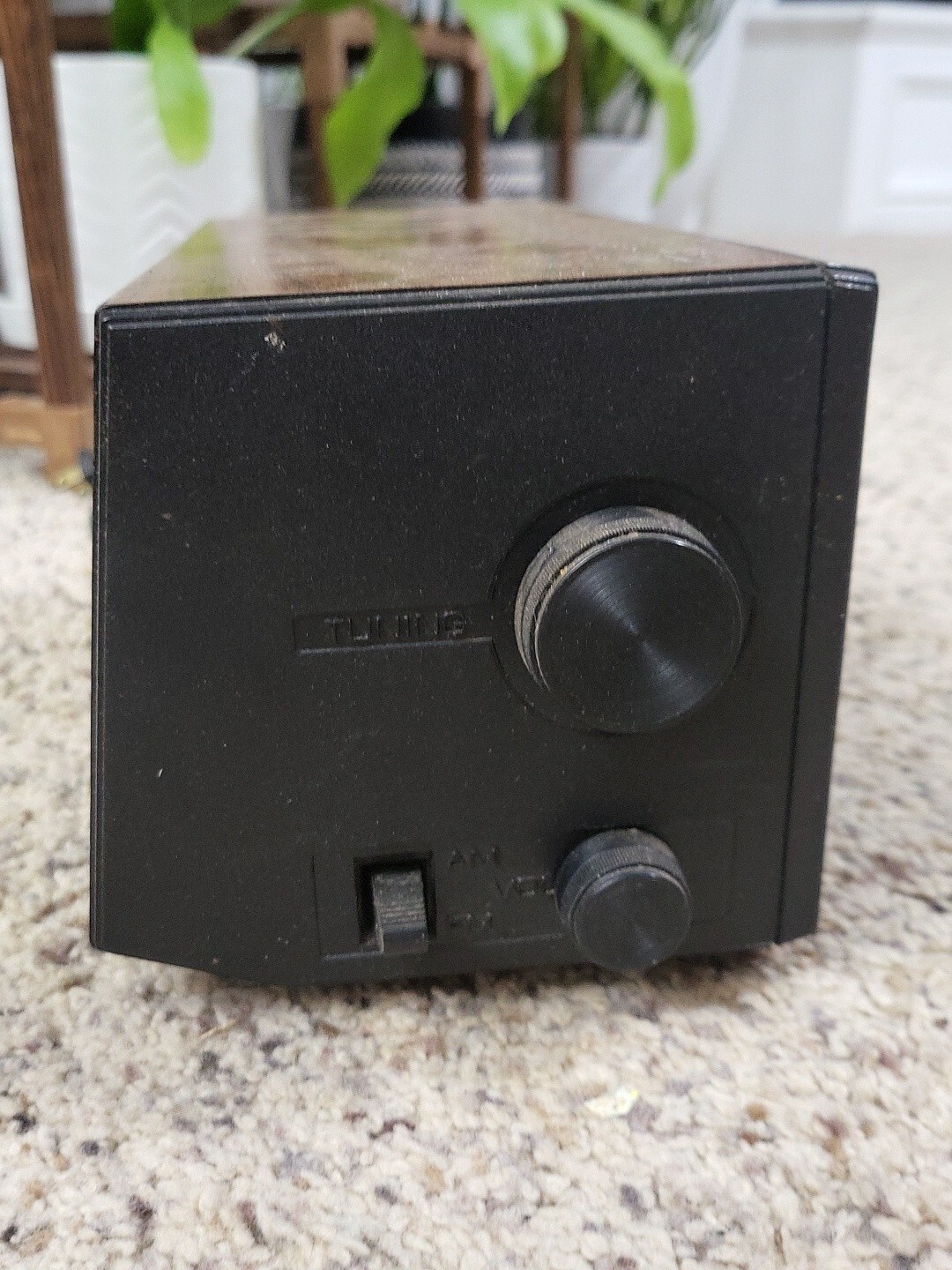 Vintage General Electric GE 7-4550C Walnut Grain as is Clock Radio works
