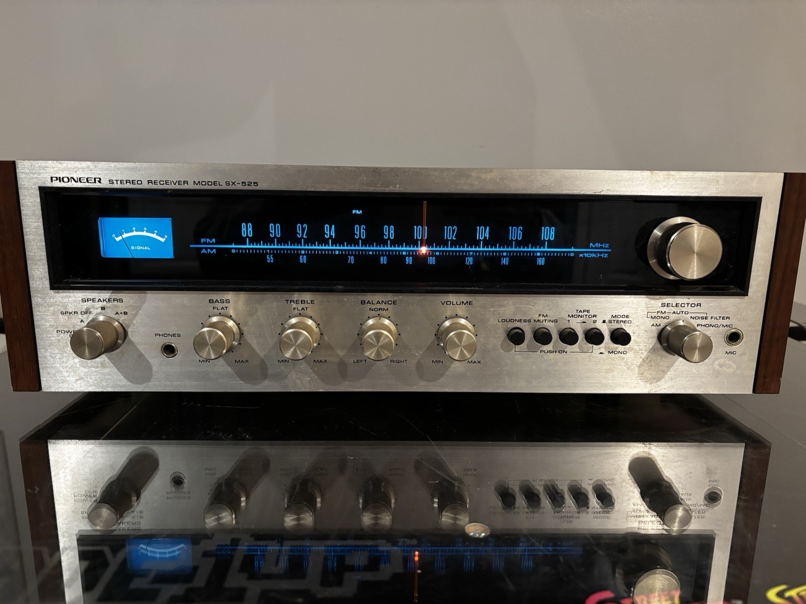 Pioneer SX-525 Stereo Receiver Silver Face Analog AM/FM Tuner Classic Audio
