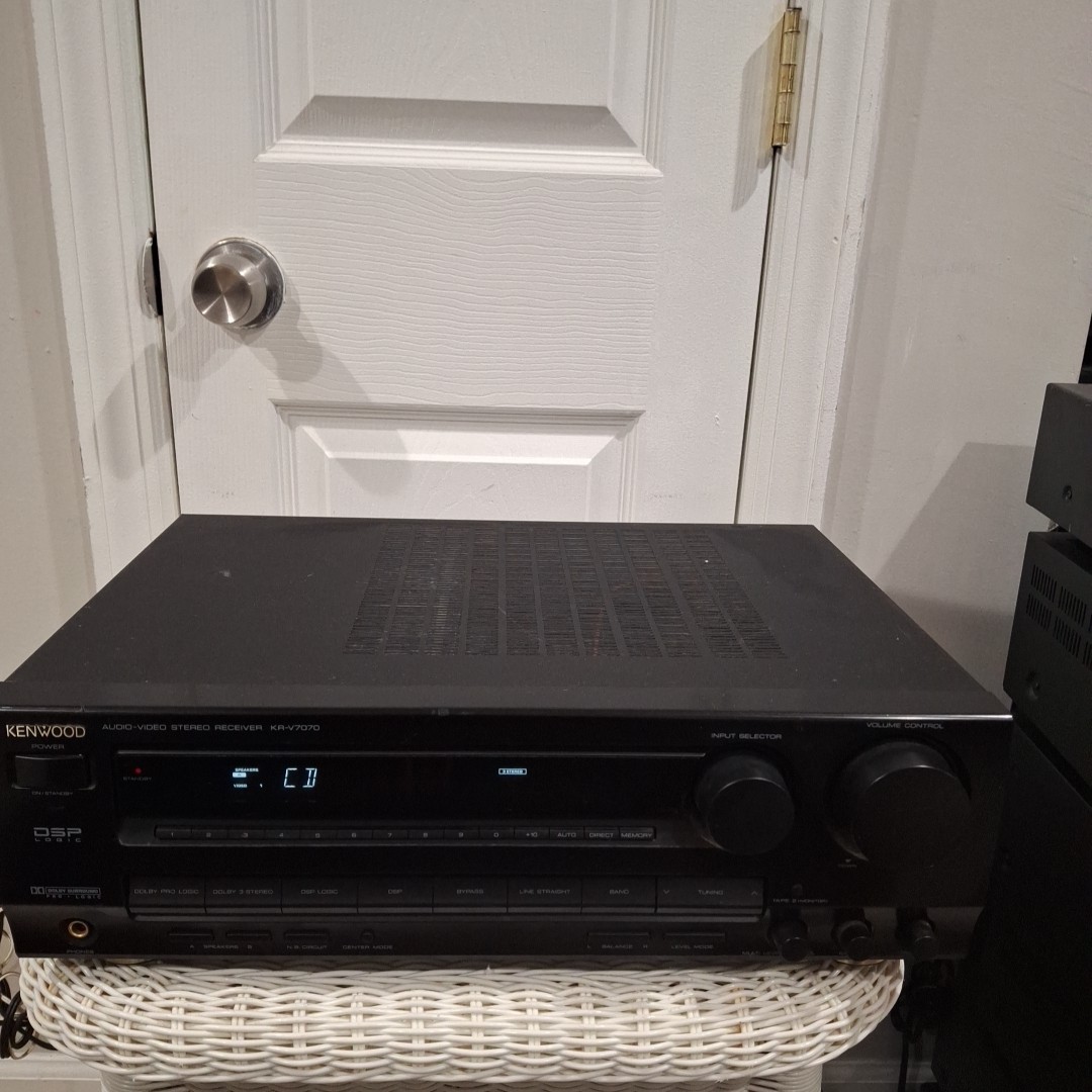 Vintage Kenwood KR-V7070 Stereo Receiver TESTED NO REMOTE