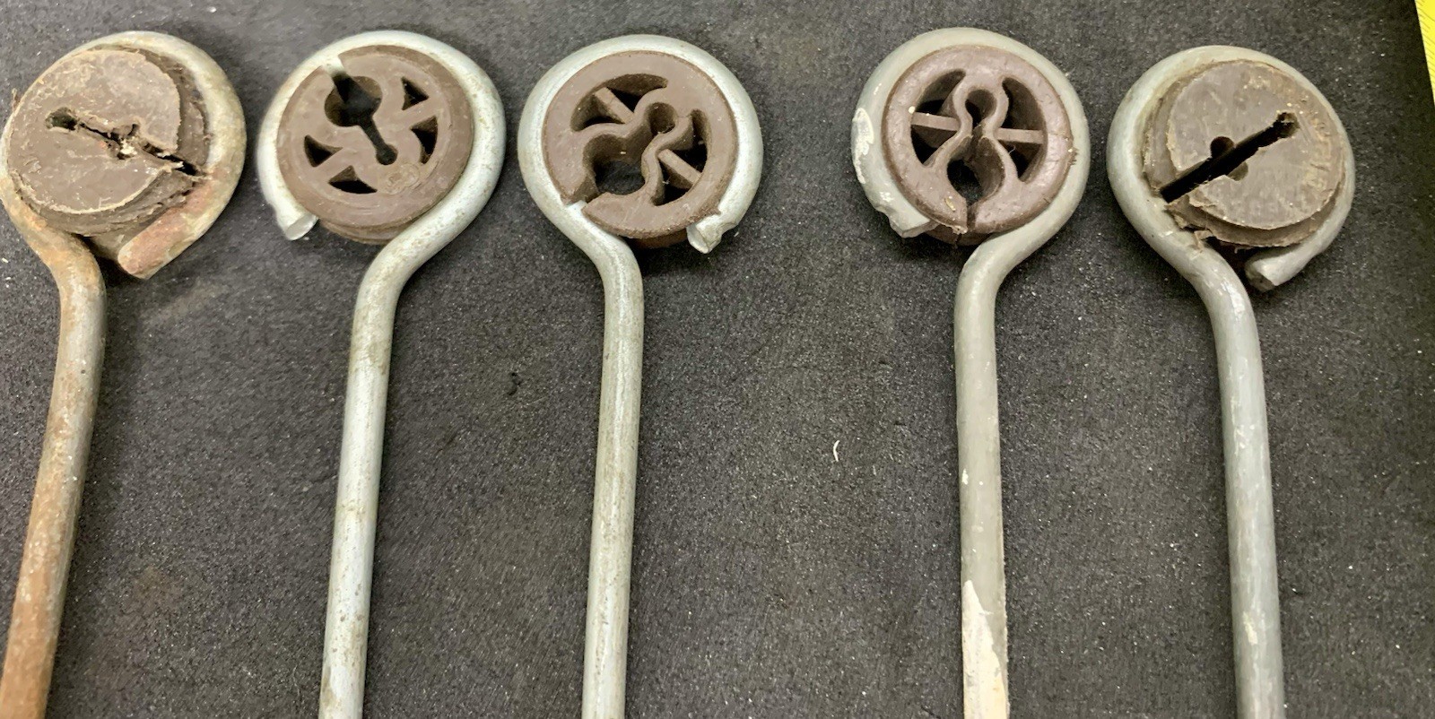 Lot of 5 – Vintage Audiotex TV Antenna 7 1/2″ Screw Type Wire Holder Standoffs
