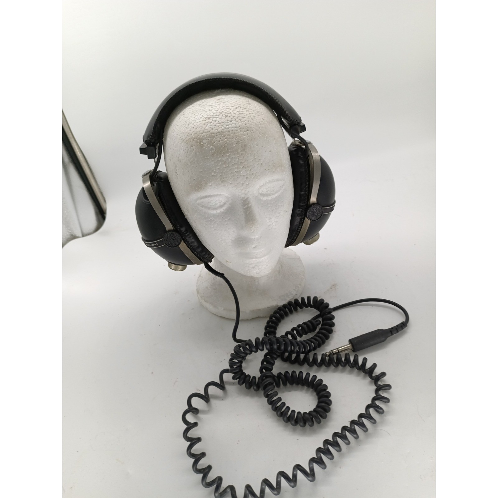 Vintage Pioneer SE-405 Stereo Headphones Black Silver Japan 1/4 Jack WORKS! r3