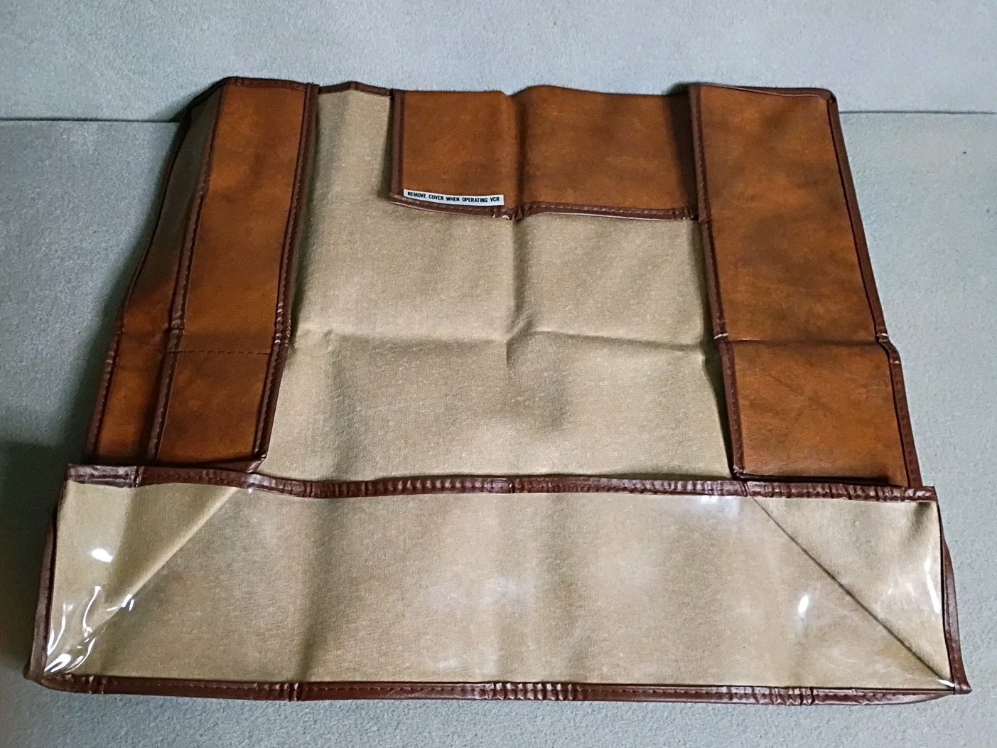Vintage Recoton Video Deluxe VCR dust Cover w/ See-Thru Front Panel Brown