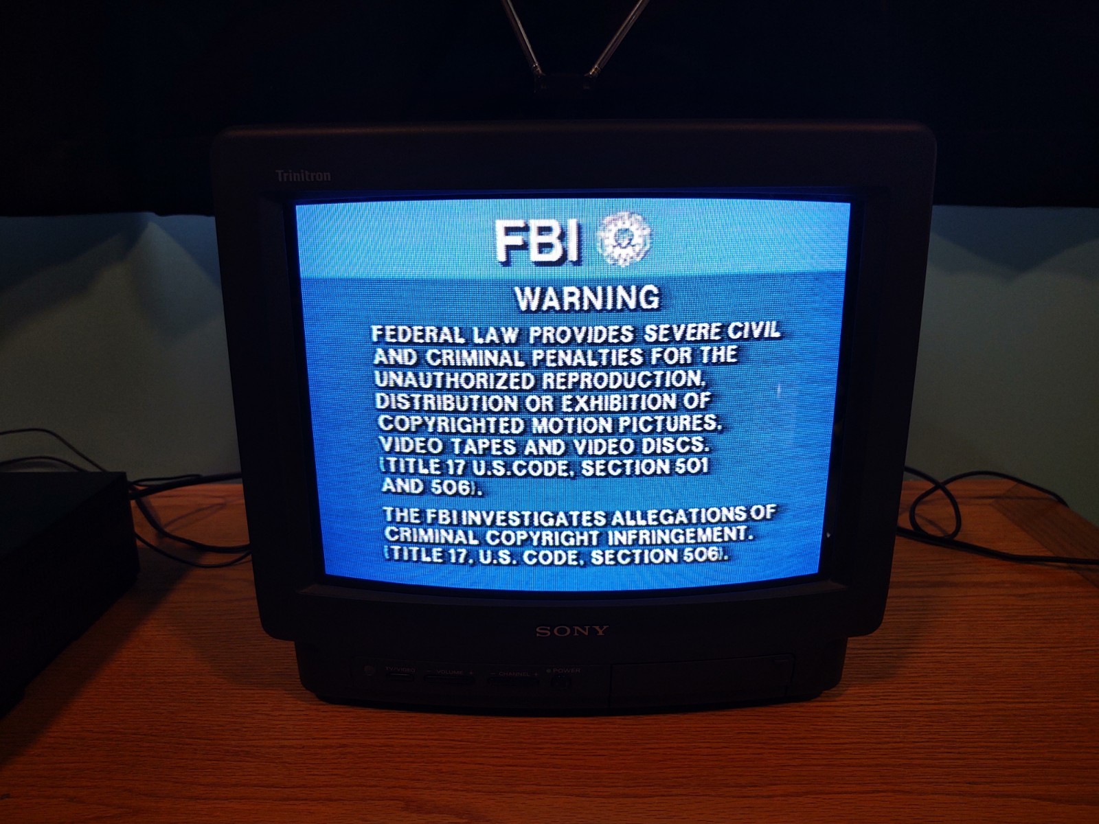 Sony Trinitron CRT TV KV-13M10 13″ Retro Gaming VCR TESTED