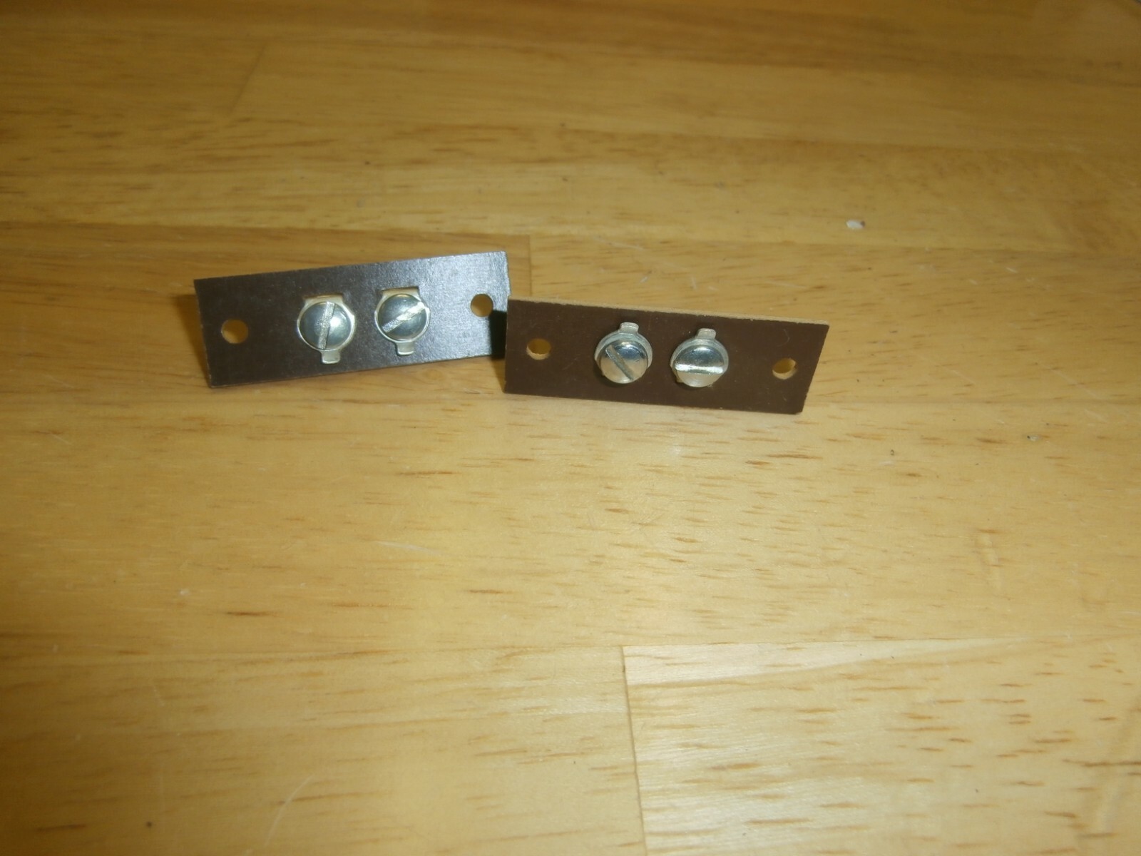 LOT/2 HH SMITH 872 PHENOLIC 2 POSITION SPEAKER SCREW TERMINAL STRIPS,NOS