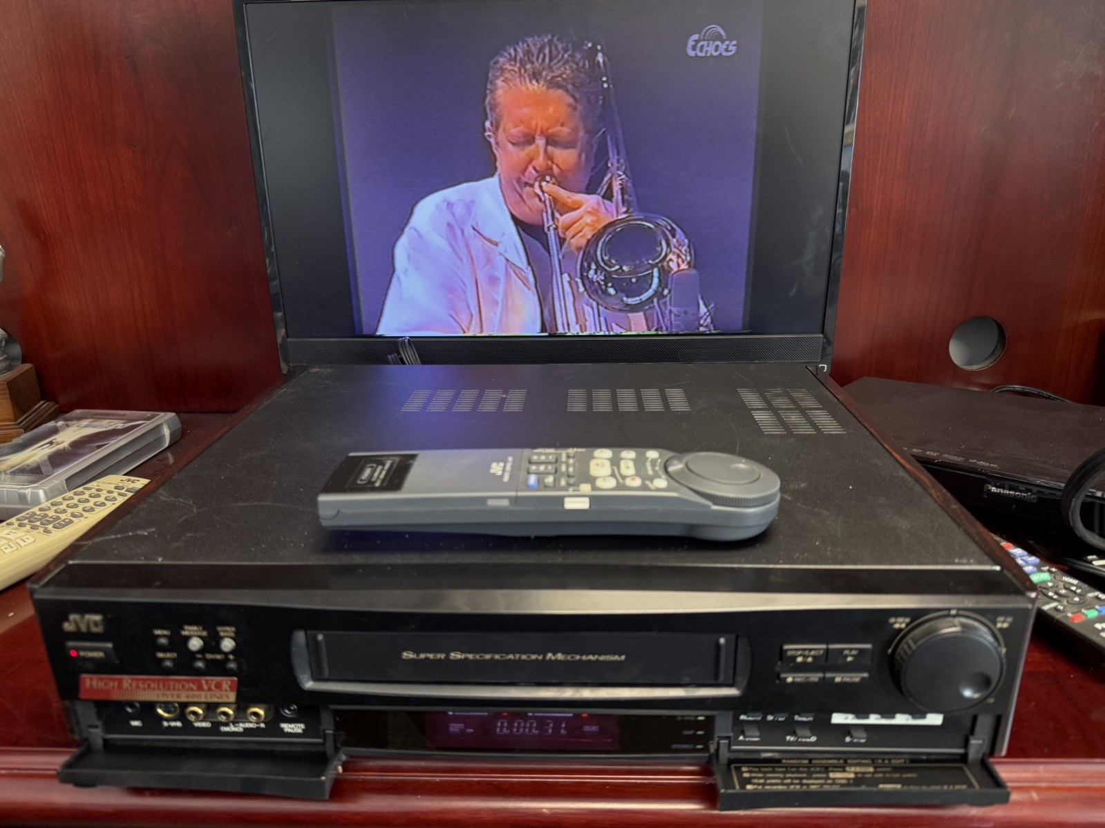 JVC HR-S7100U Super VHS SVHS Hi-Fi VCR+ w/ Remote, AV Cord, Remote Tested