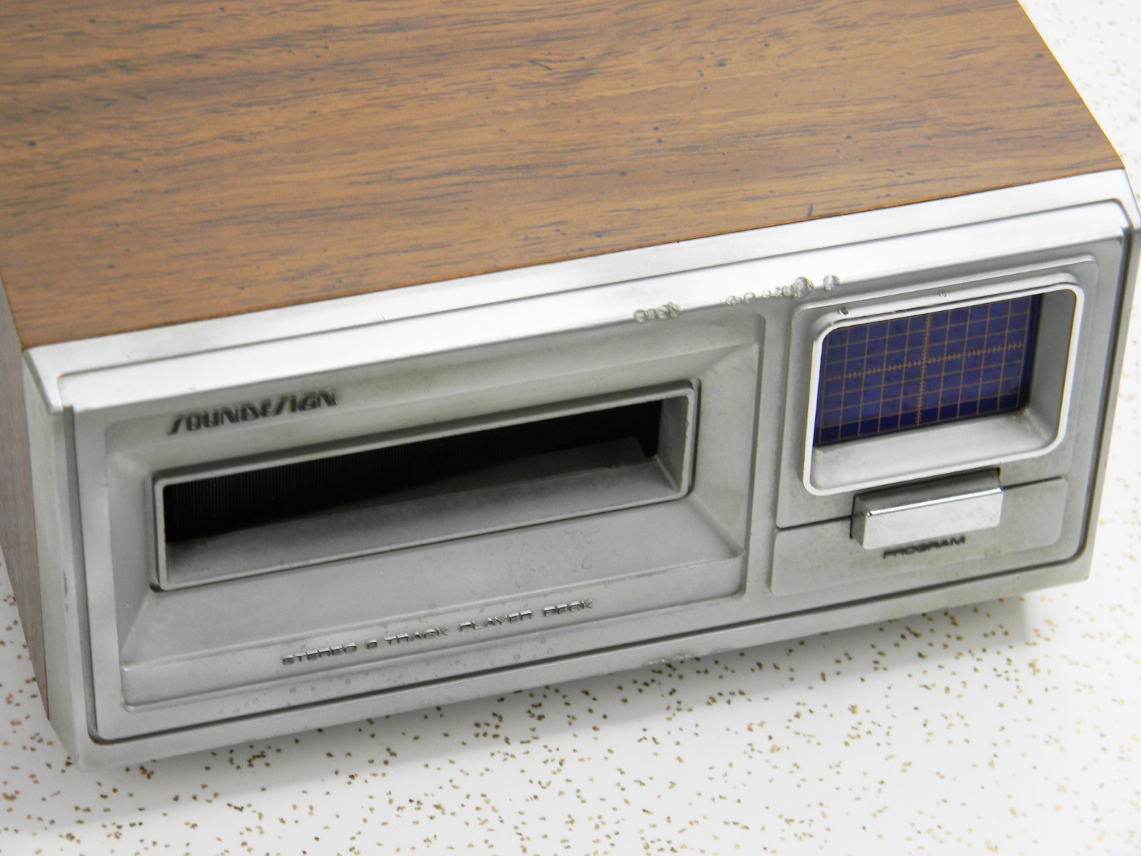 Soundesign Model 477 Stereo 8 Track Player Deck – Vintage Wood Grain PARTS ONLY