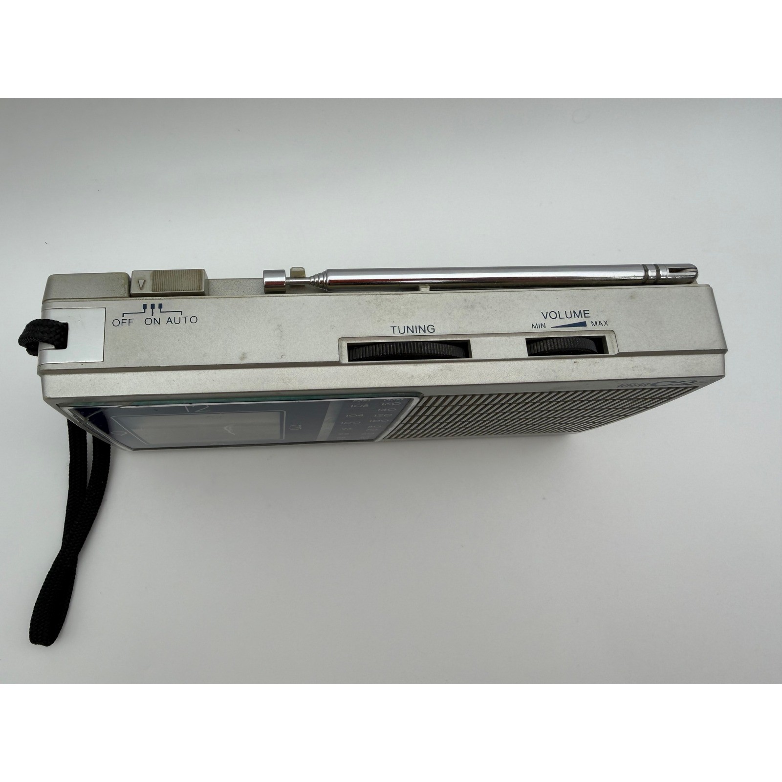 Sanyo RPM-C2 Vintage Portable AM FM Radio Quartz Alarm Clock Silver Blue Face