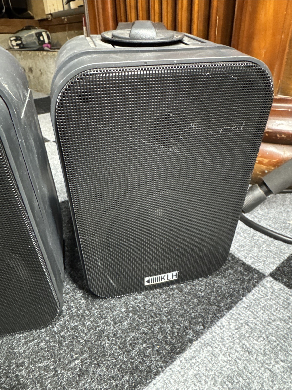 KLH M-Pro5 Indoor/Outdoor 5 -100 Watt 2 Speaker System with Bracket wall mounts