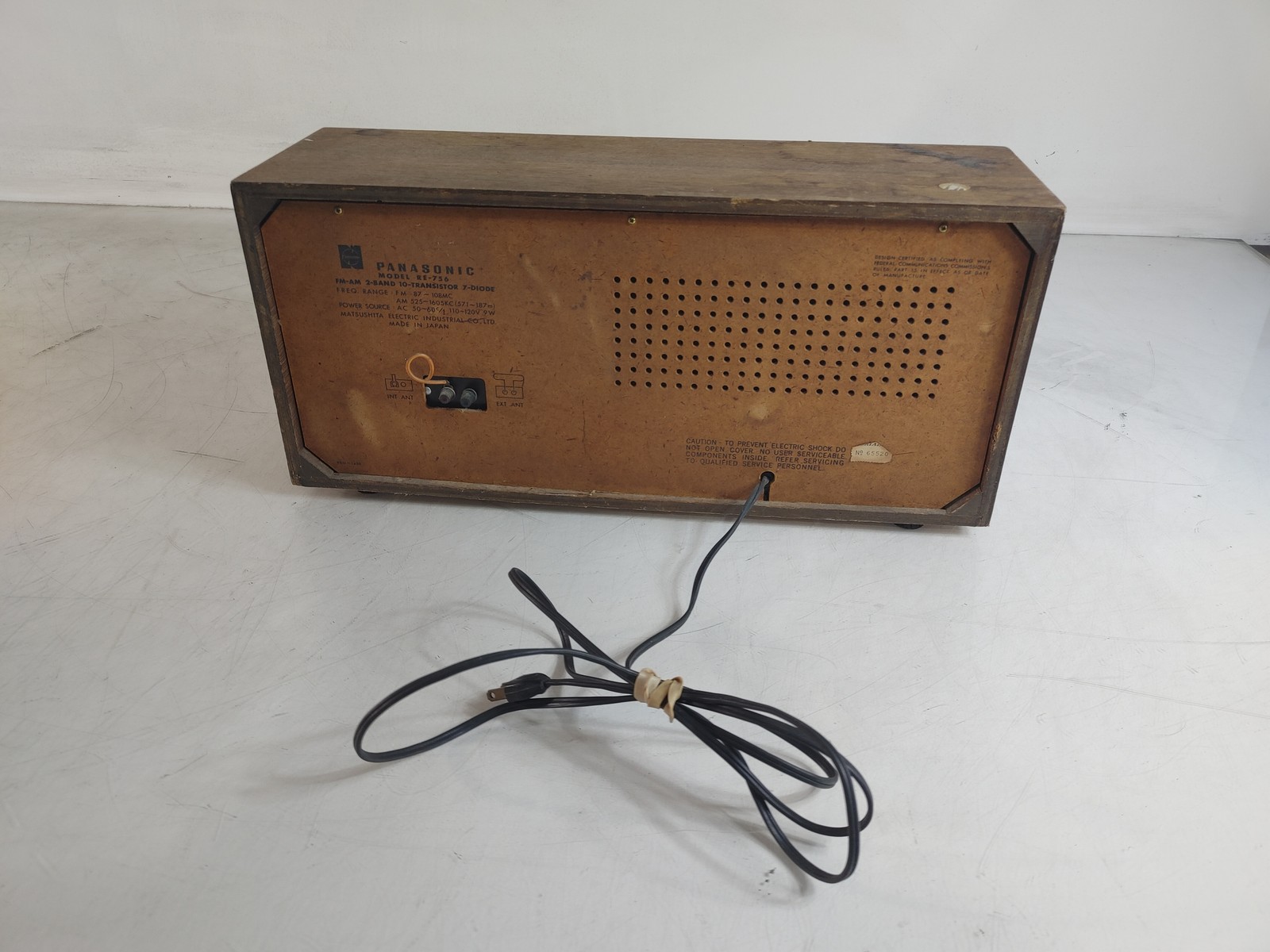 Vintage Panasonic RE-756 Solid State FM-AM Radio