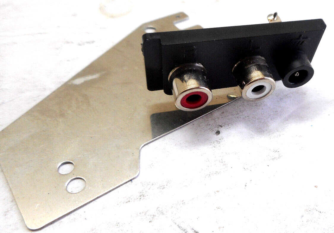 TECHNICS SL-BD20 TURNTABLE – RCA OUTPUT JACK/GROUND TERMINAL – PARTING OUT