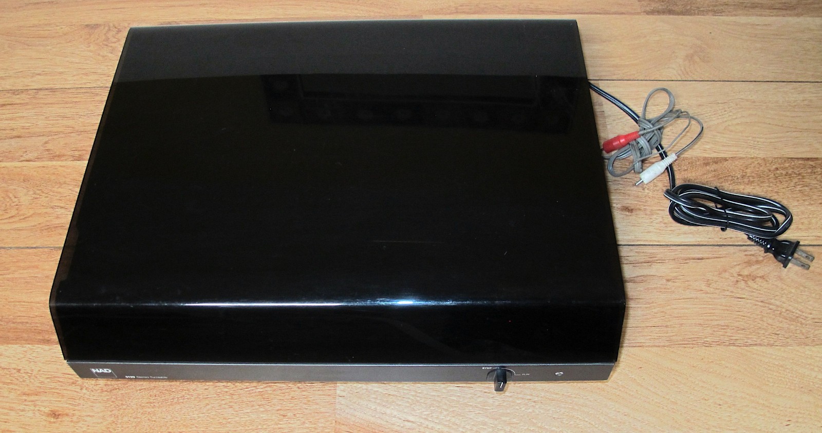 NAD 5120 Vintage Stereo Turntable – Made in England – For parts only
