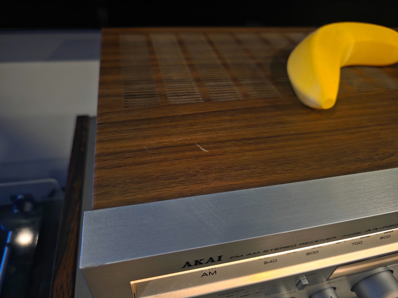 Akai AA-R20 AM/FM Stereo Reciever | Partially Working