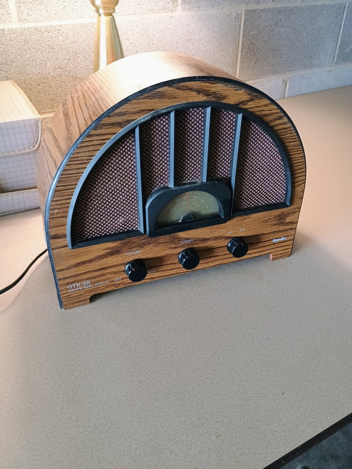 Randix OTR-98 AM/FM Radio Replica Reproduction Cathedral Style Wood Cabinet