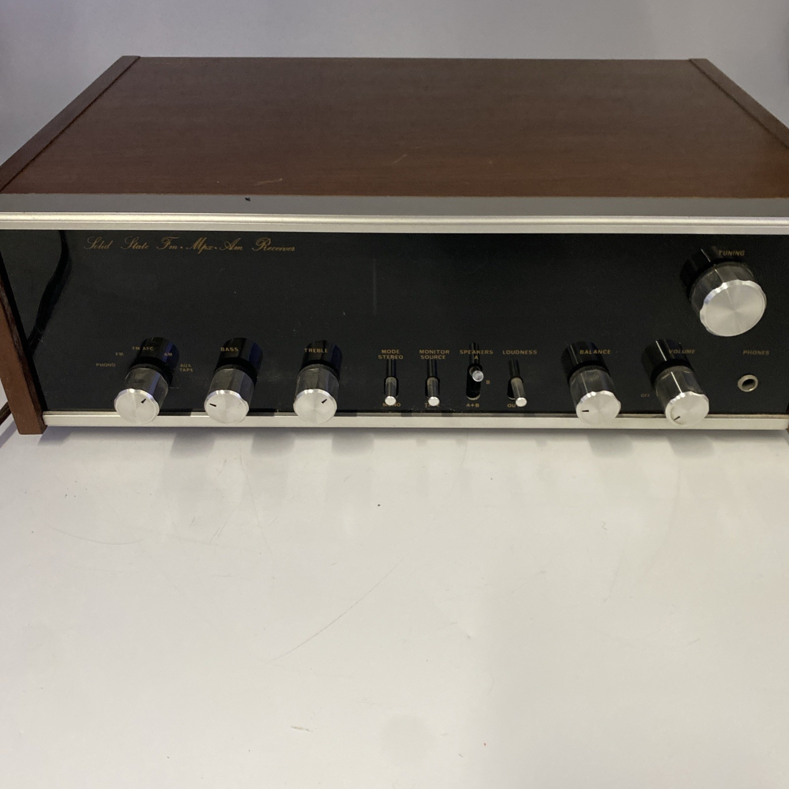 Maximus Sound Corporation Vintage Stereo Receiver Model 300 – Turns On – Read