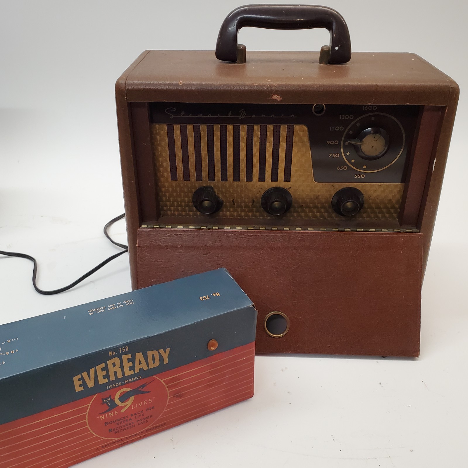 1948 Stewart-Warner A61P1 AC/Battery Portable Tube Radio Powers On, Parts/Repair
