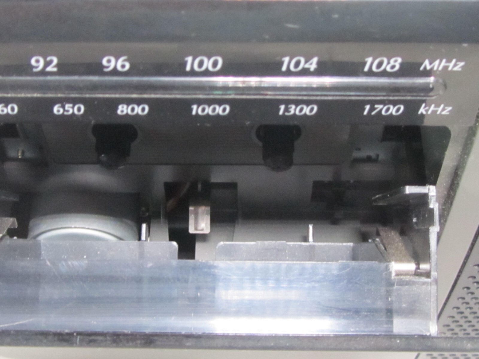 GE AUTOMATIC STOP AM/FM RADIO CASSETTE MODEL NO. 3-5264A. WORKS!