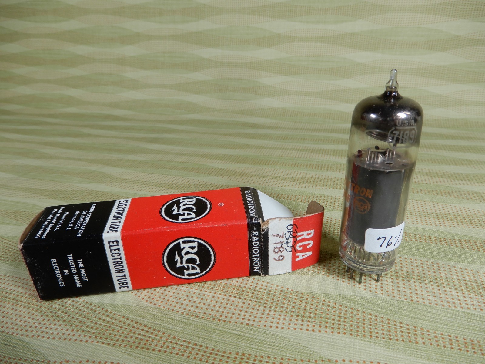 RCA Gray Plate 7189 Vacuum Tube Plate Getter Amplitrex Tested Medium 76% Gm
