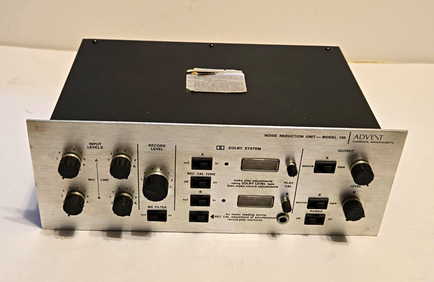 Advent Model 100 Dolby Noise Reduction Audio Processor Control Unit Preamplifier