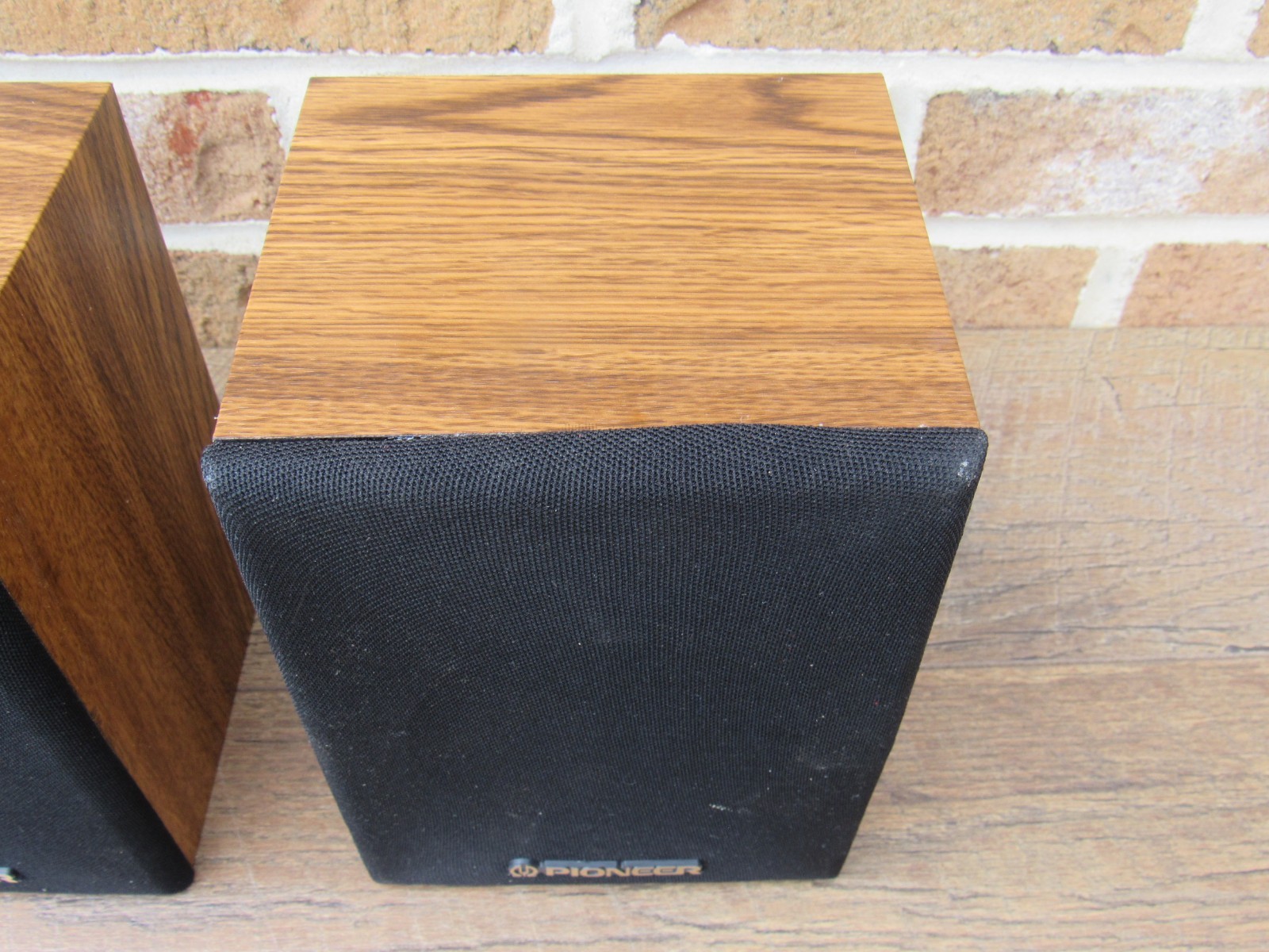 PIONEER CS-X500-Q 8 OHMS 30 WATT PAIR WALL MOUNT / BOOKSHELF SPEAKERS SET OF 2