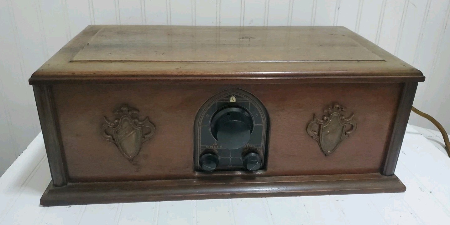 United Lan-Sing Engine Co Lansing MI Mod 100 Coffin Case Tube Radio Wood Cabinet