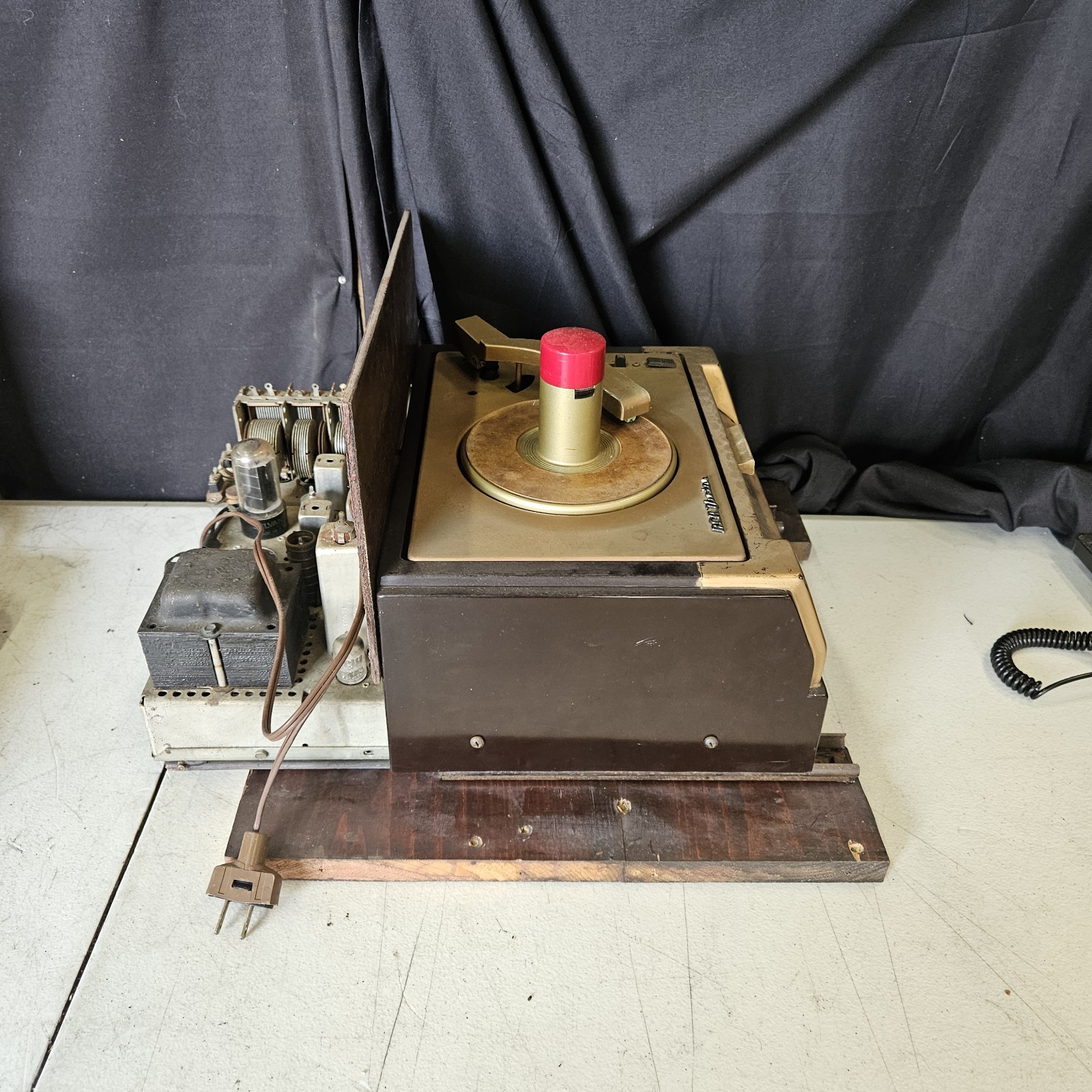 Vintage RCA Victor 45 Record Player w/ Amplifier? Model Unknown