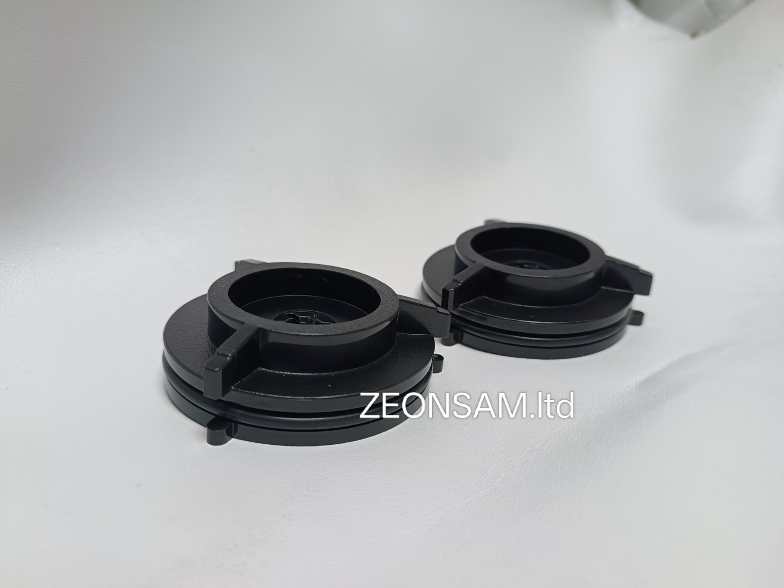 1 Pair Sony Plastic NAB HUB ADAPTERS For Revox,Akai,Pioneer,Teac,Tascam etc..
